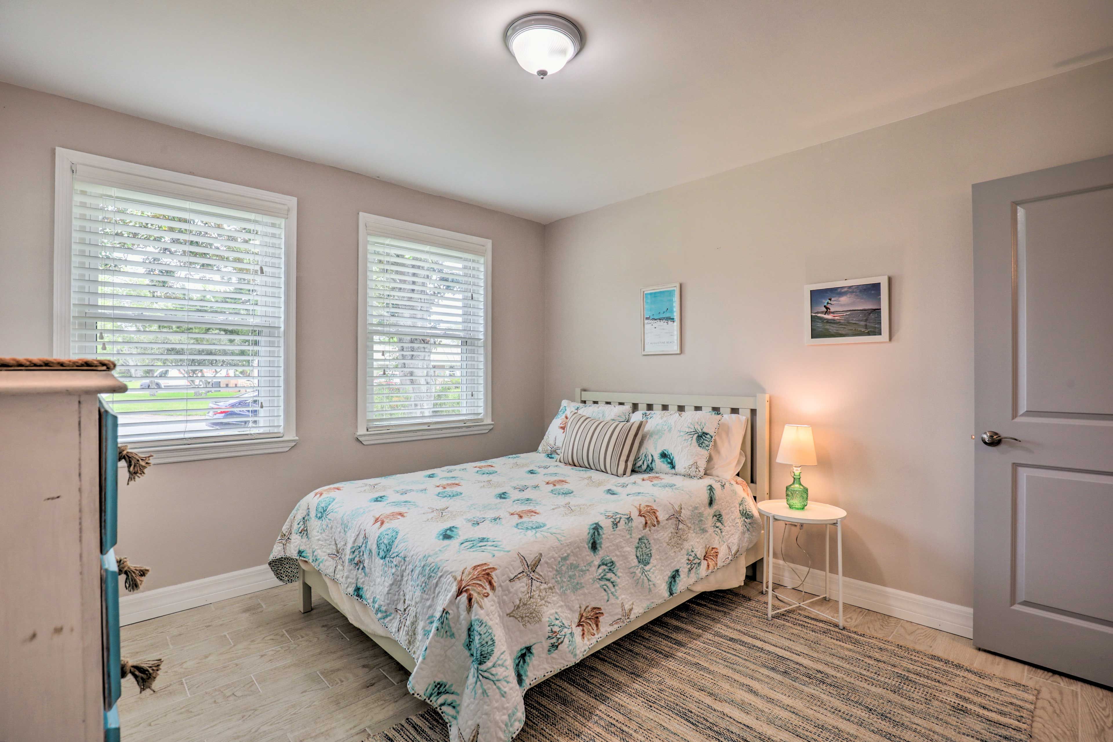 Bedroom 2 | Queen Bed