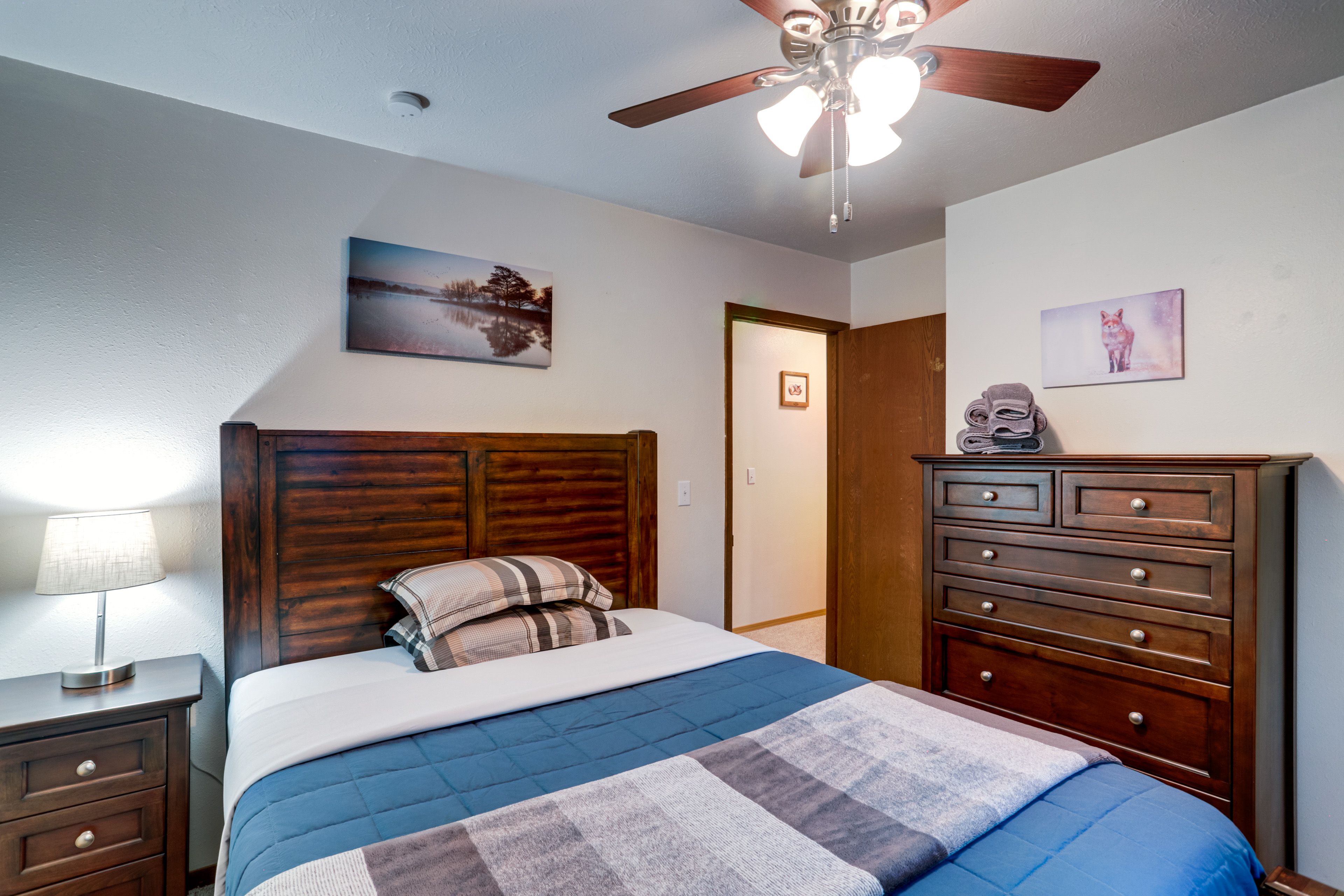 Bedroom 2 | Queen Bed