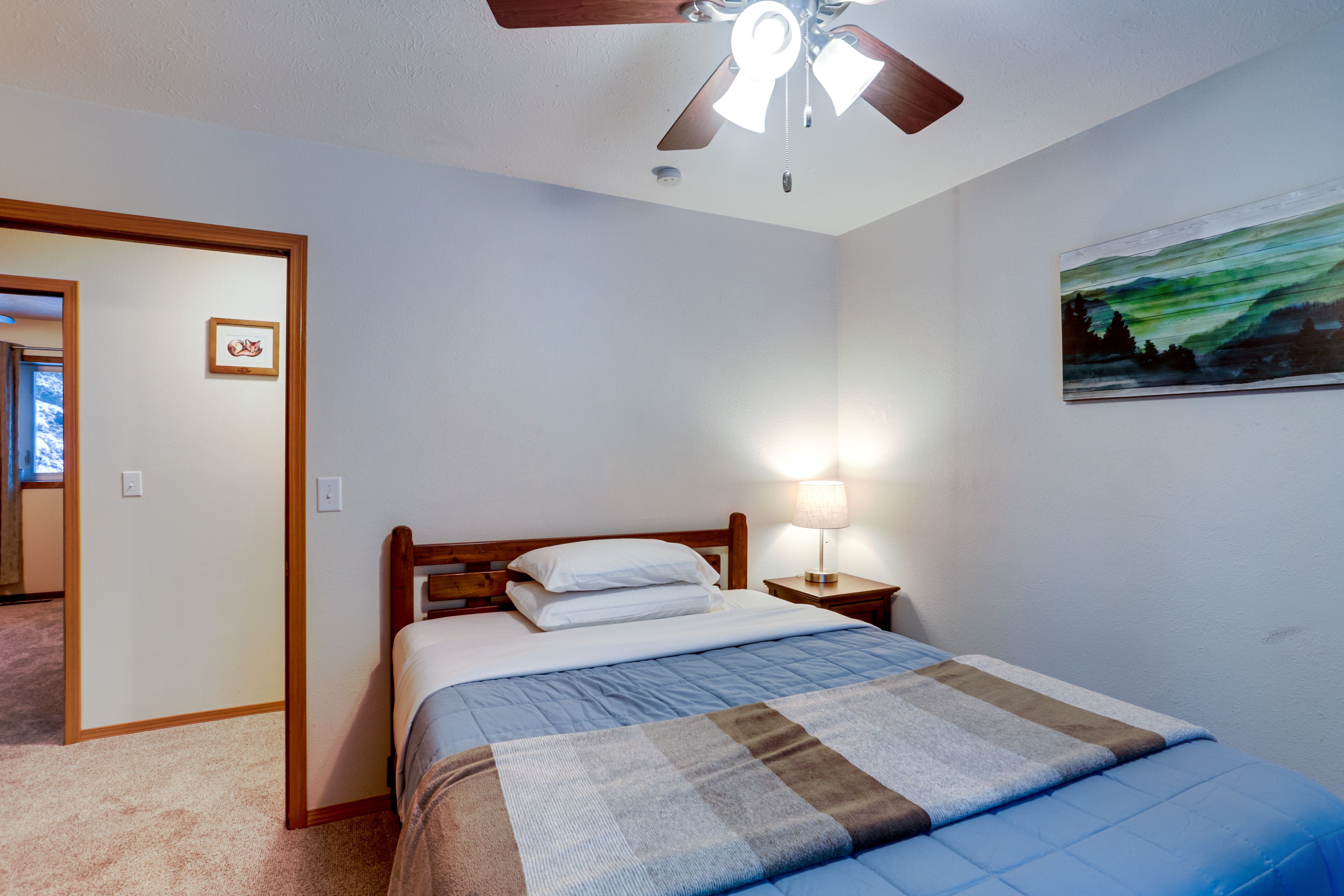Bedroom 3 | Queen Bed