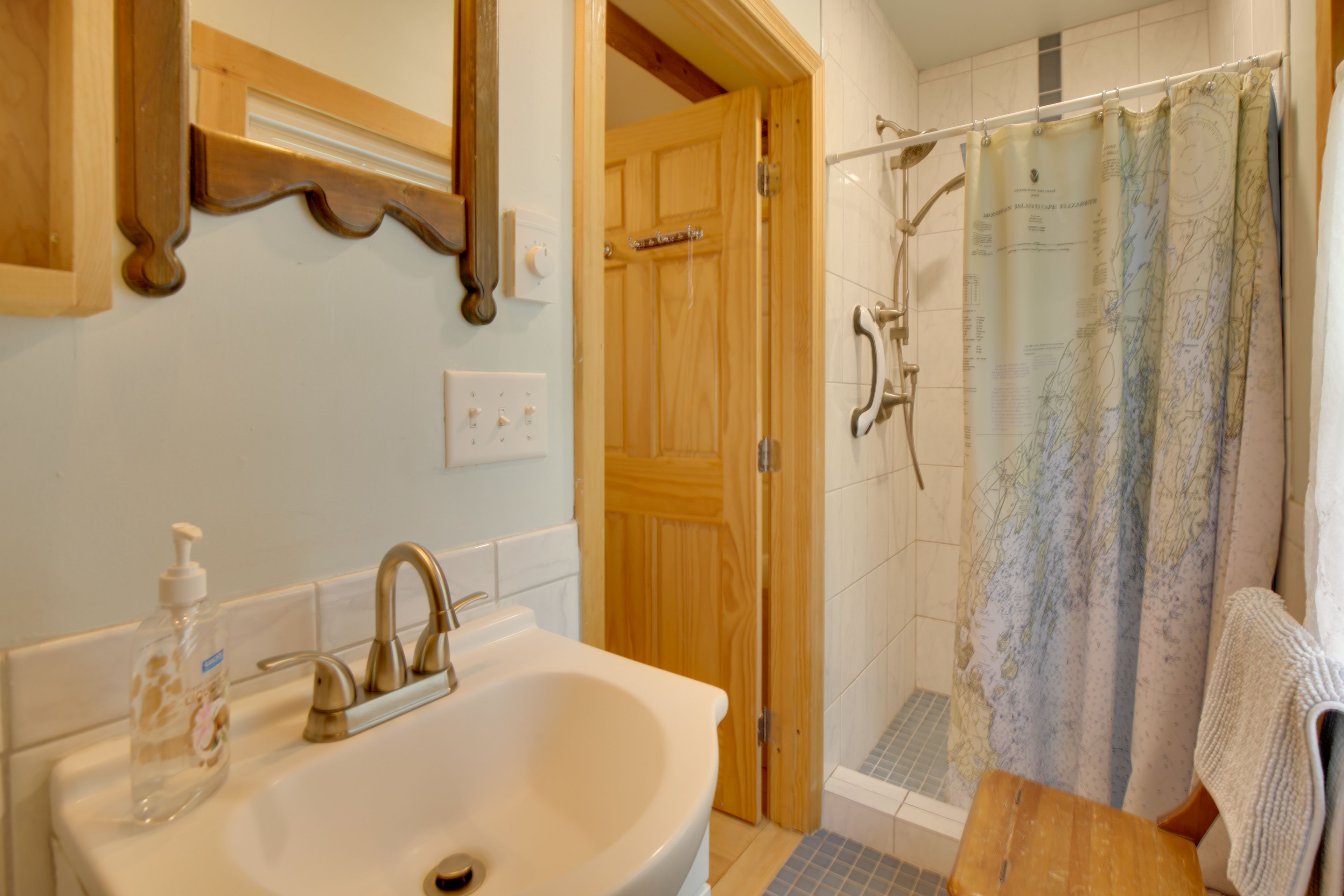 Bathroom | Complimentary Toiletries | Towels Provided