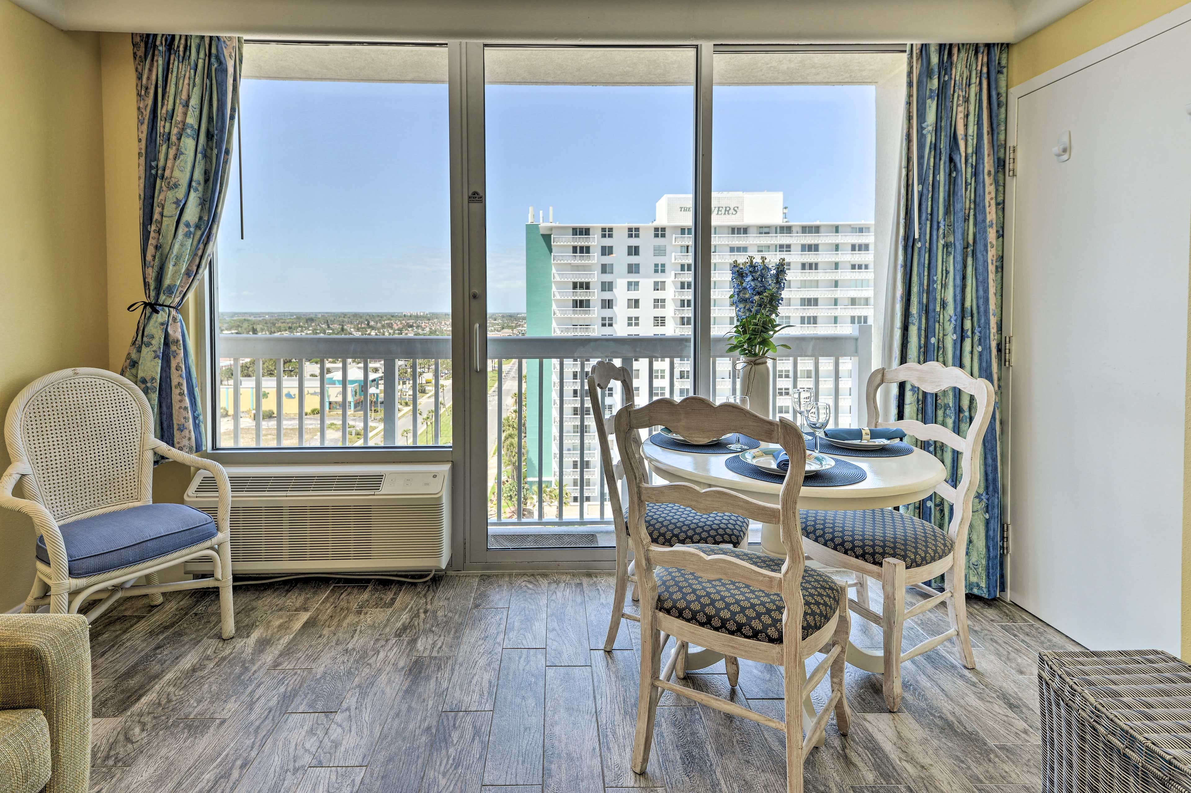 Dining Area | Dishware & Flatware Provided