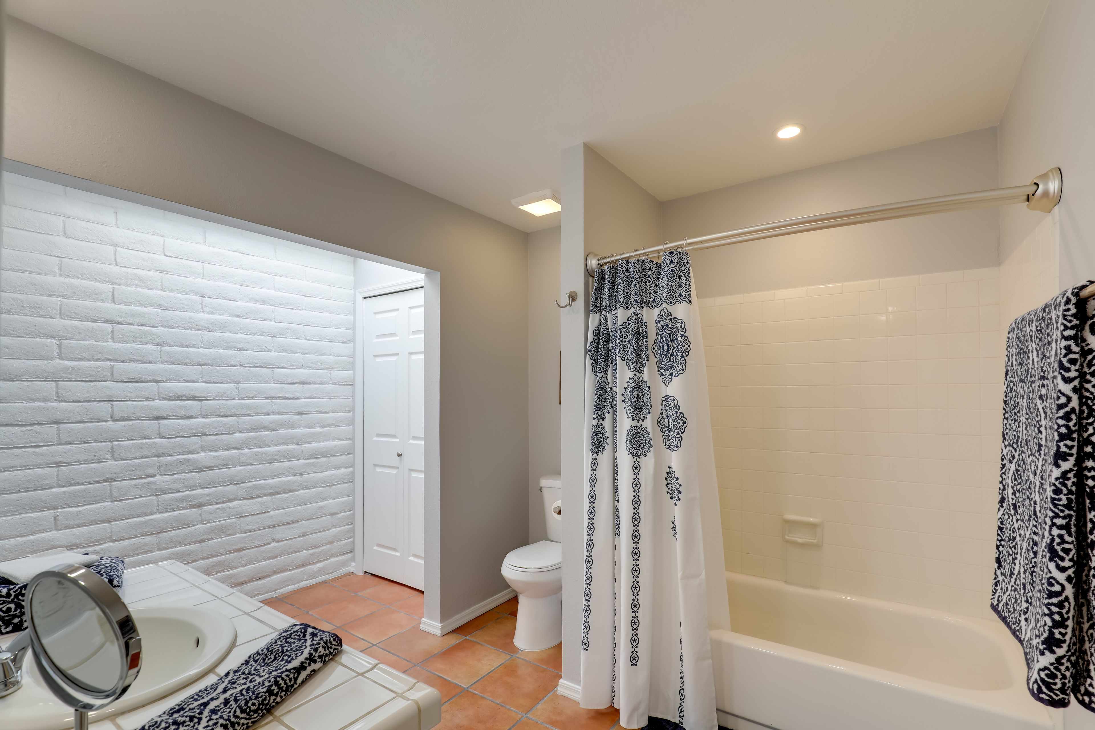 Full Bathroom