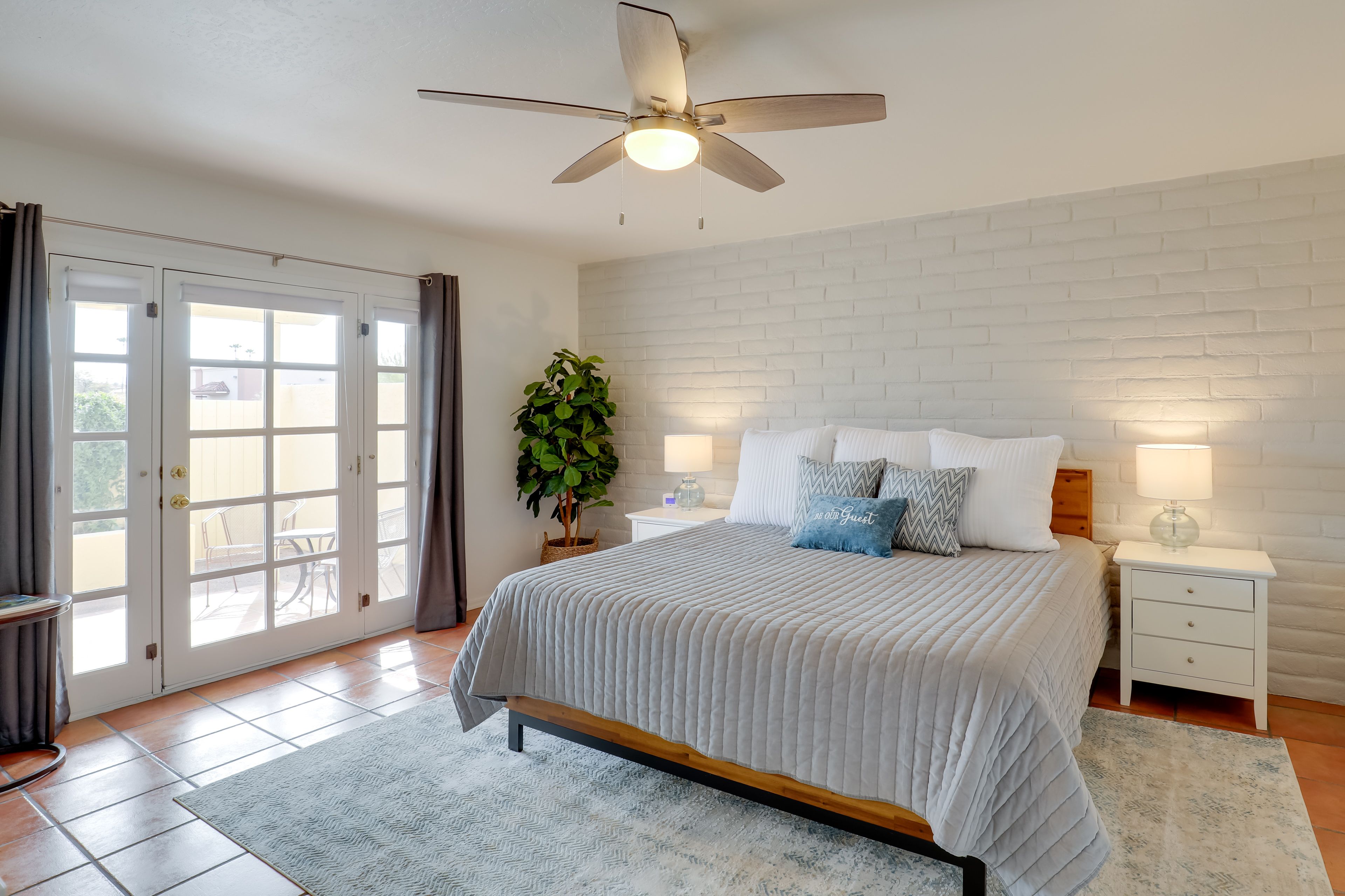Bedroom 1 | King Bed