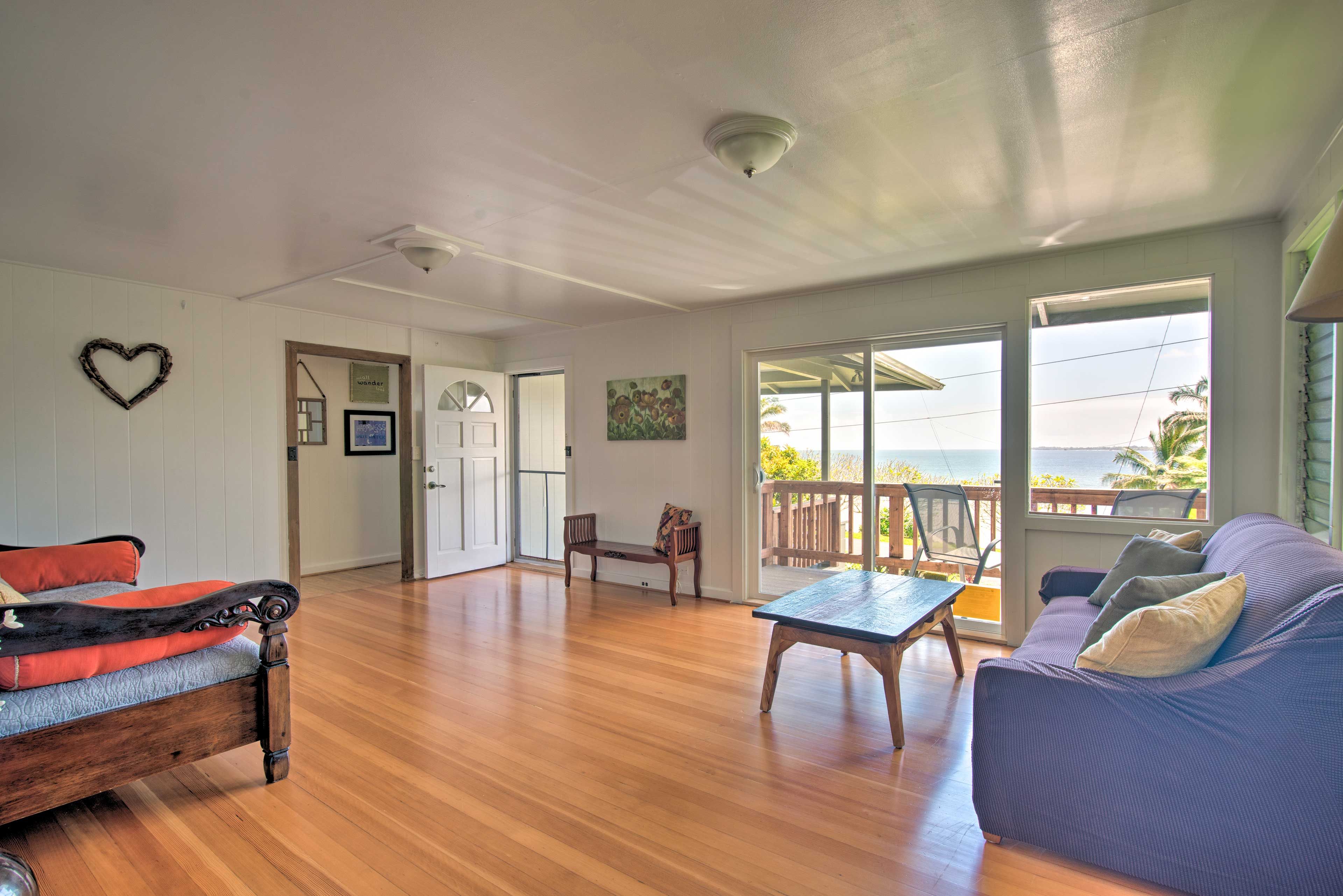 Living Room | Free WiFi | Sleeper Sofa | Twin Daybed