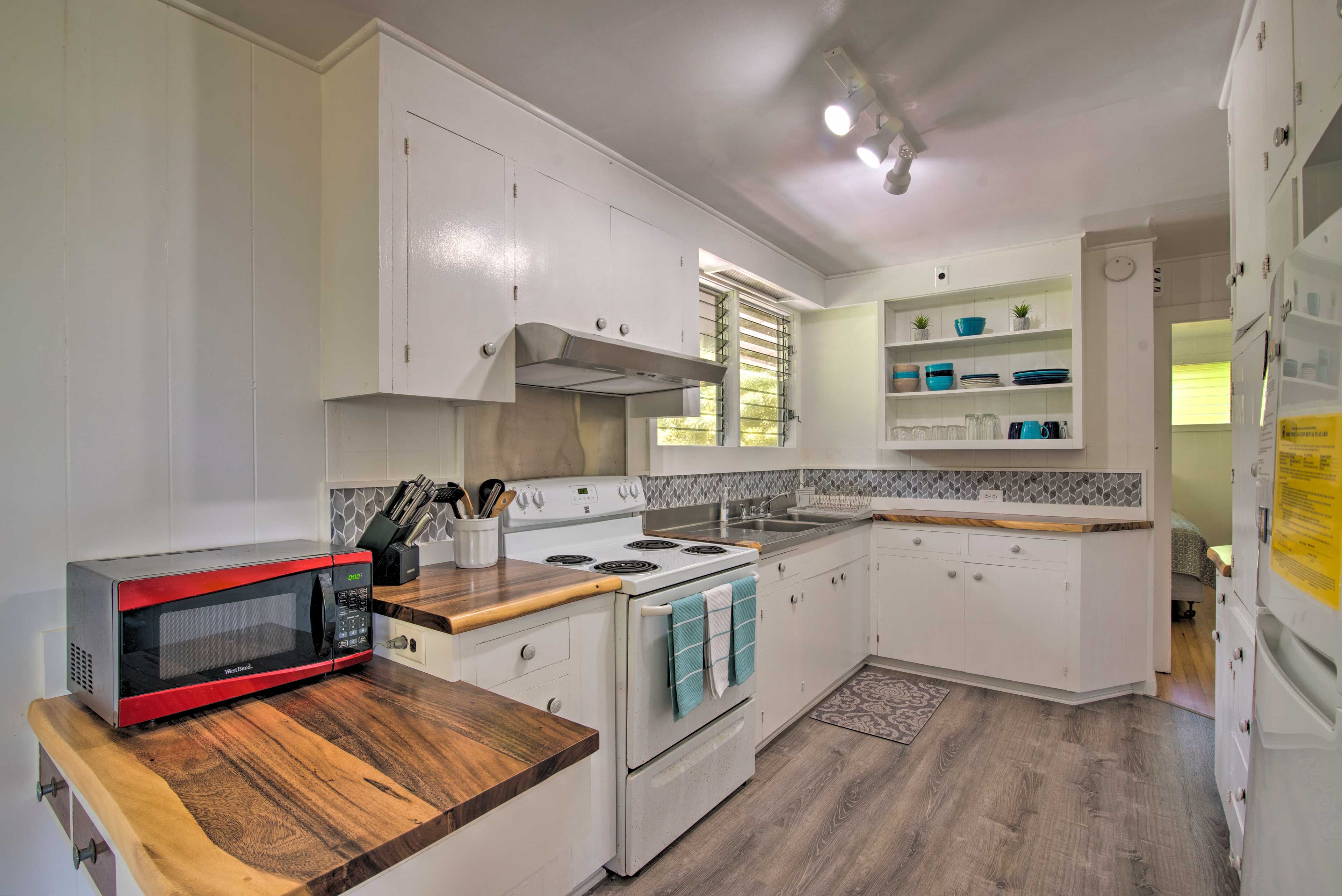 Kitchen | Spices Provided | Coffee Maker | Cooking Essentials