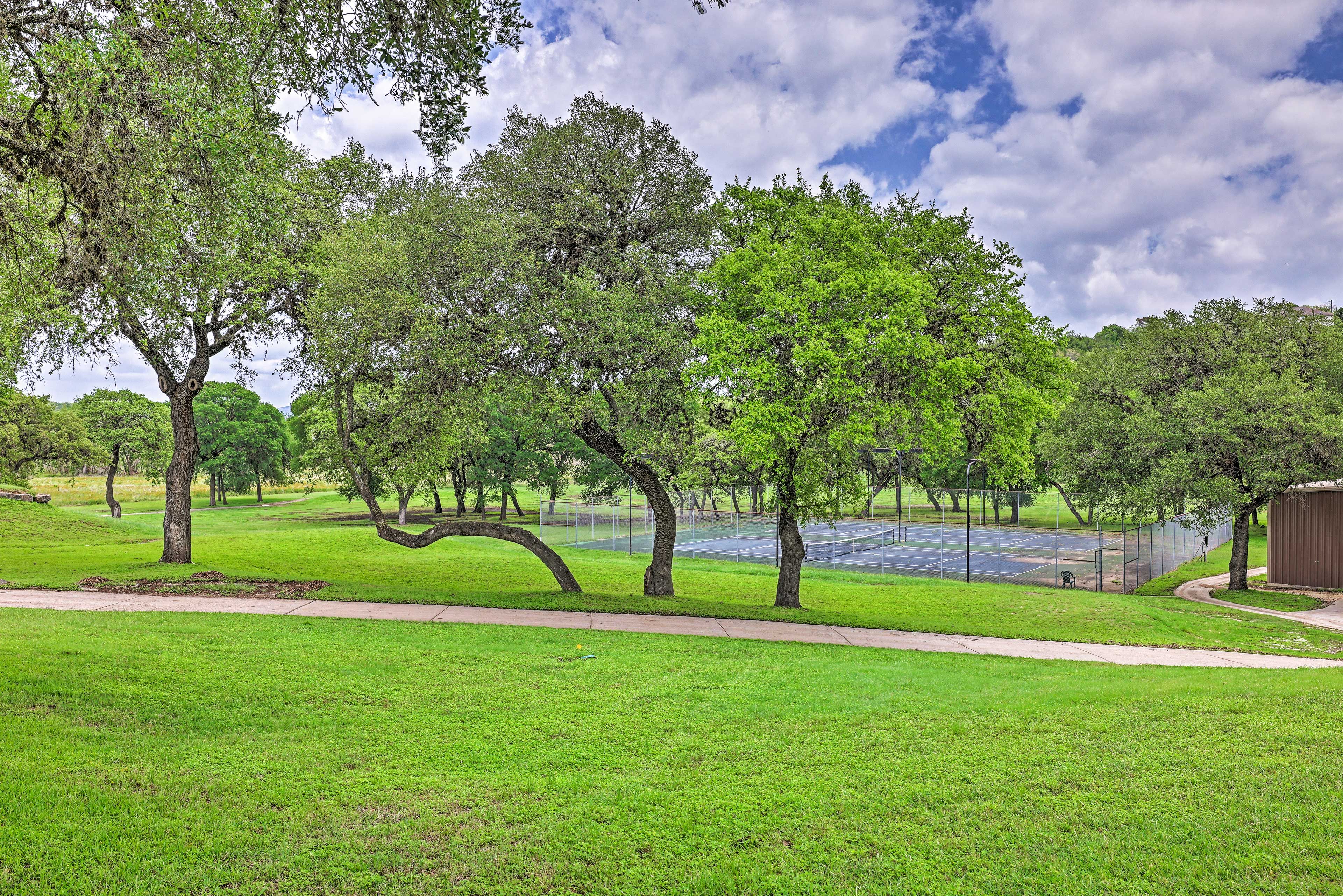 Community Amenities | Tennis Courts