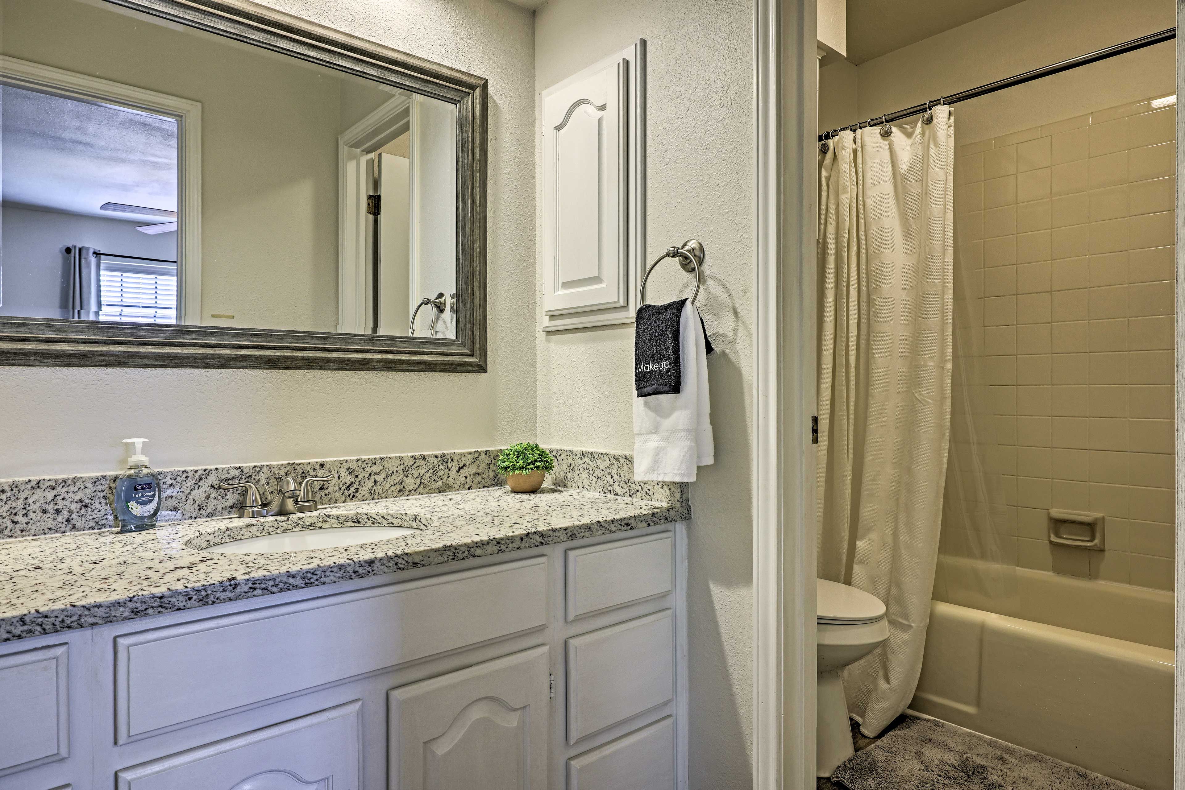 En-Suite Bathroom | 2nd Floor