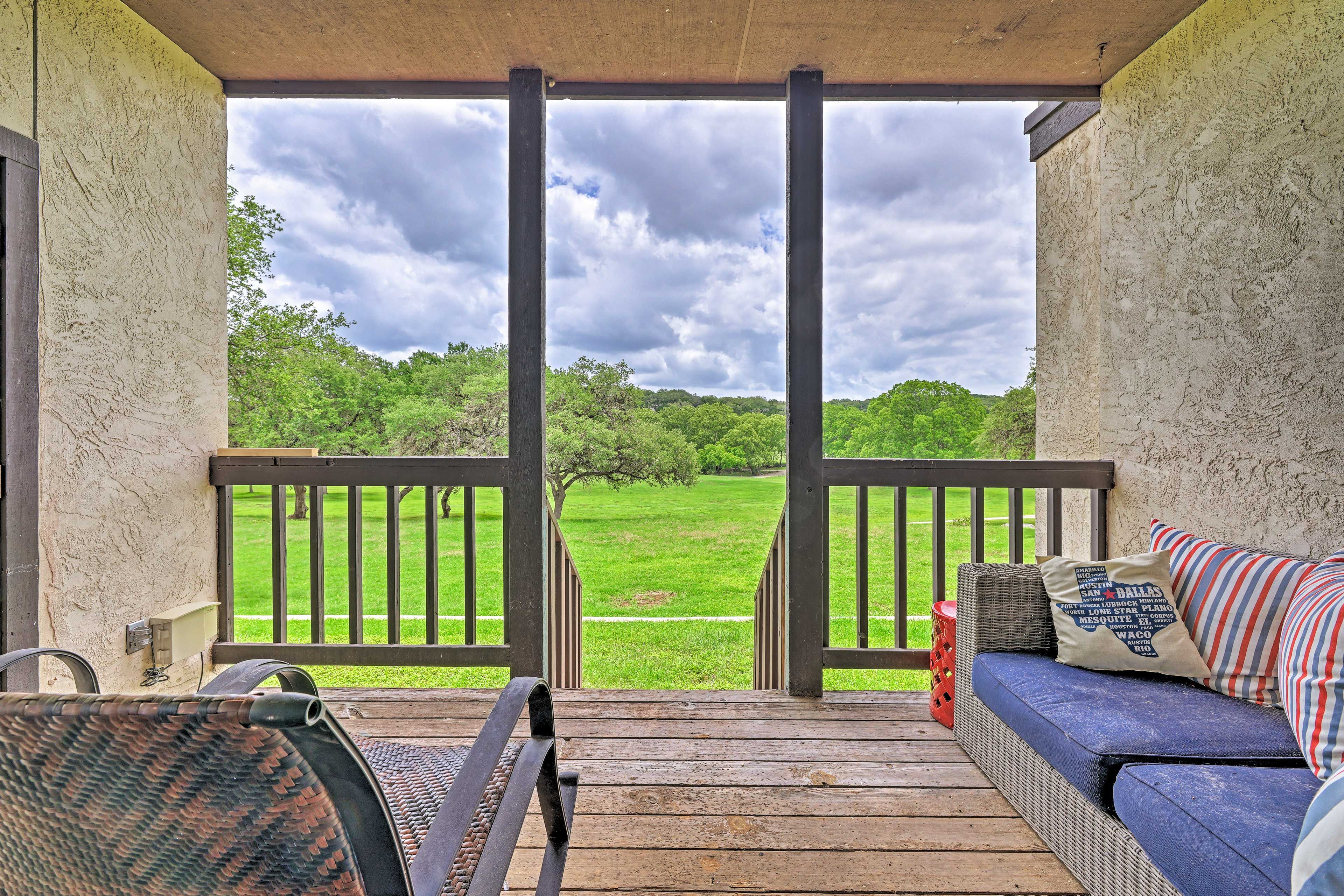 Private Deck | Gas Grill | 1st Floor