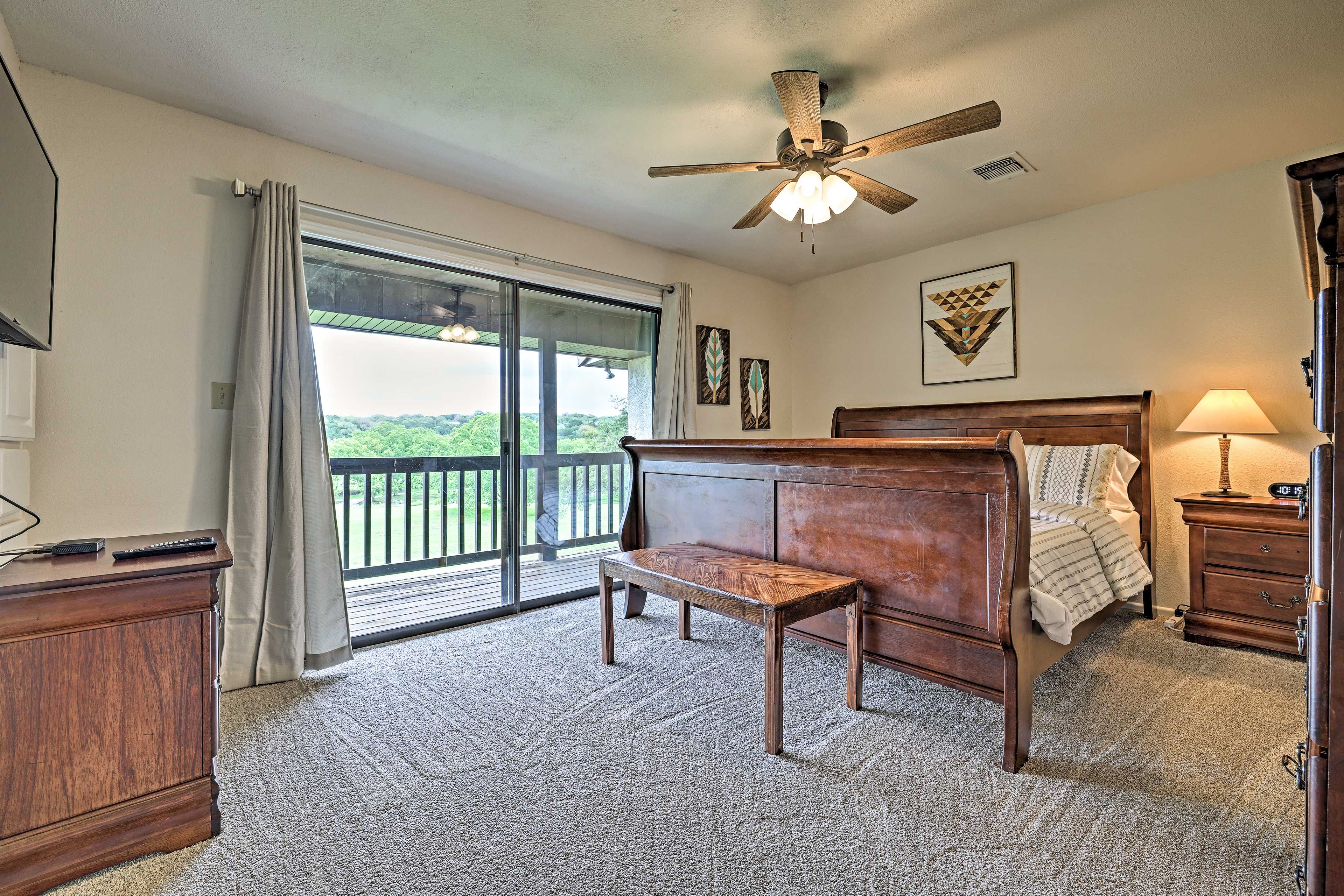 Bedroom 2 | King Bed | Smart TV | 2nd Floor