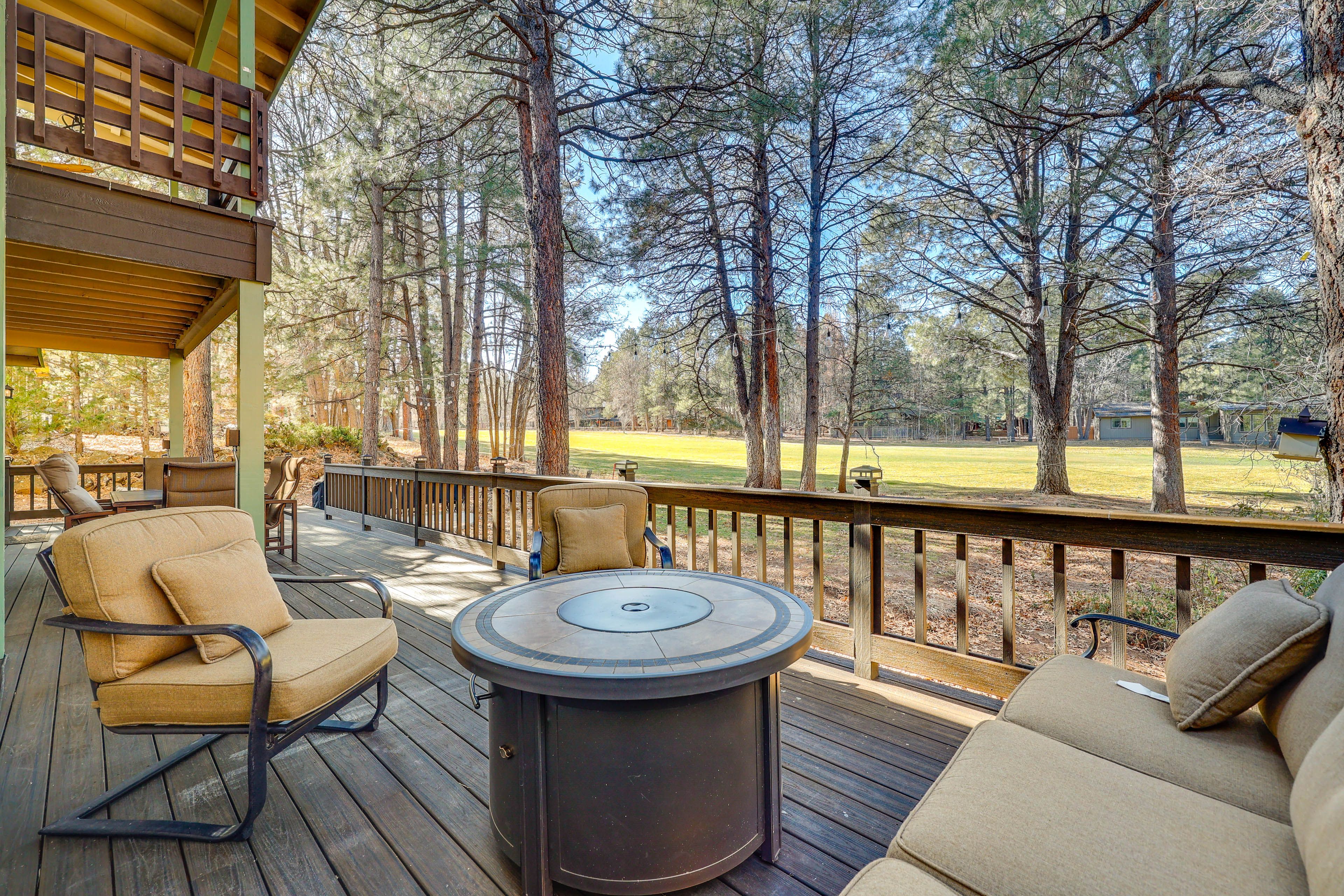Pinetop Vacation Rental | 2-Story Home | 4BR | 3BA | 2,714 Sq Ft
