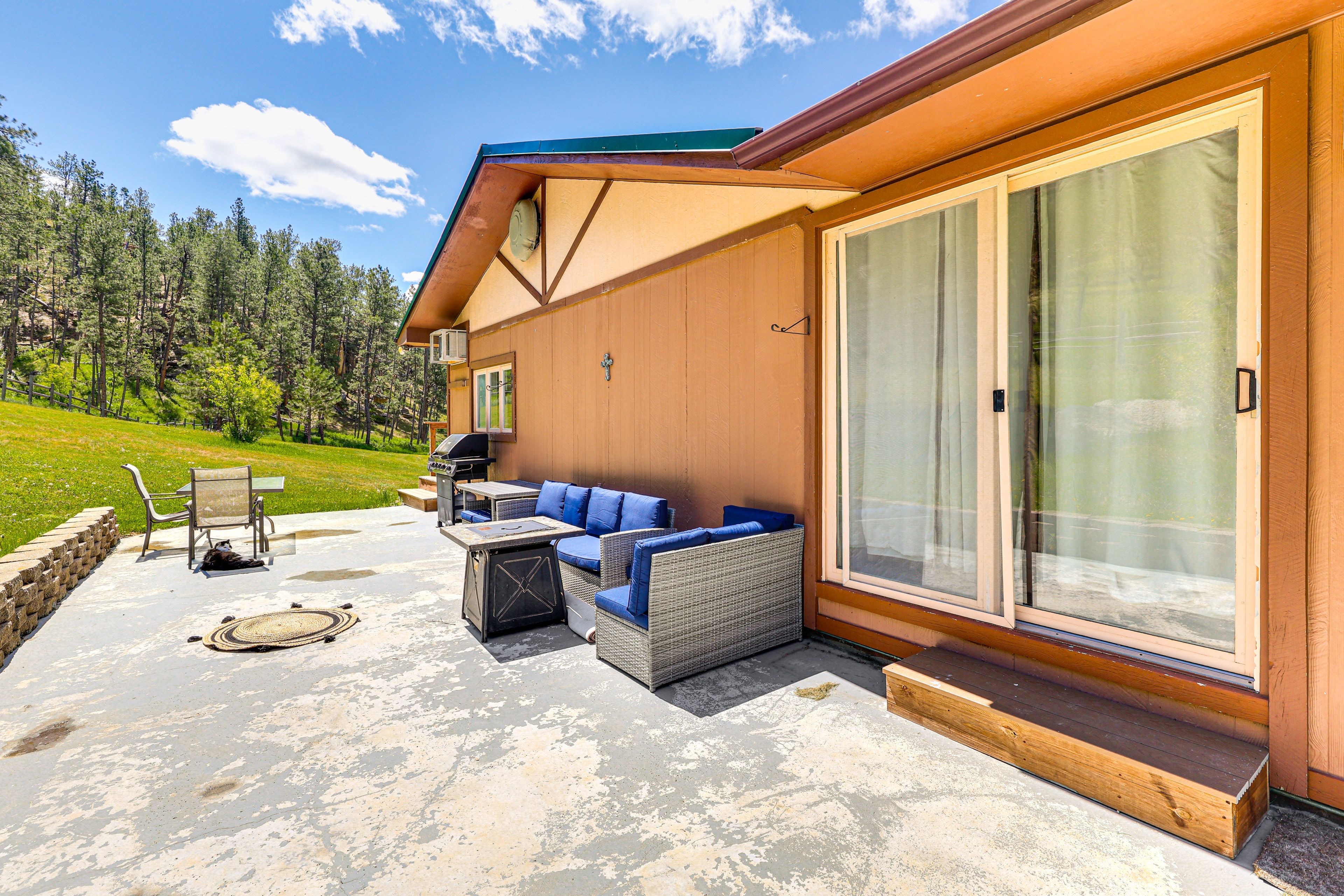Furnished Patio | Gas Grill