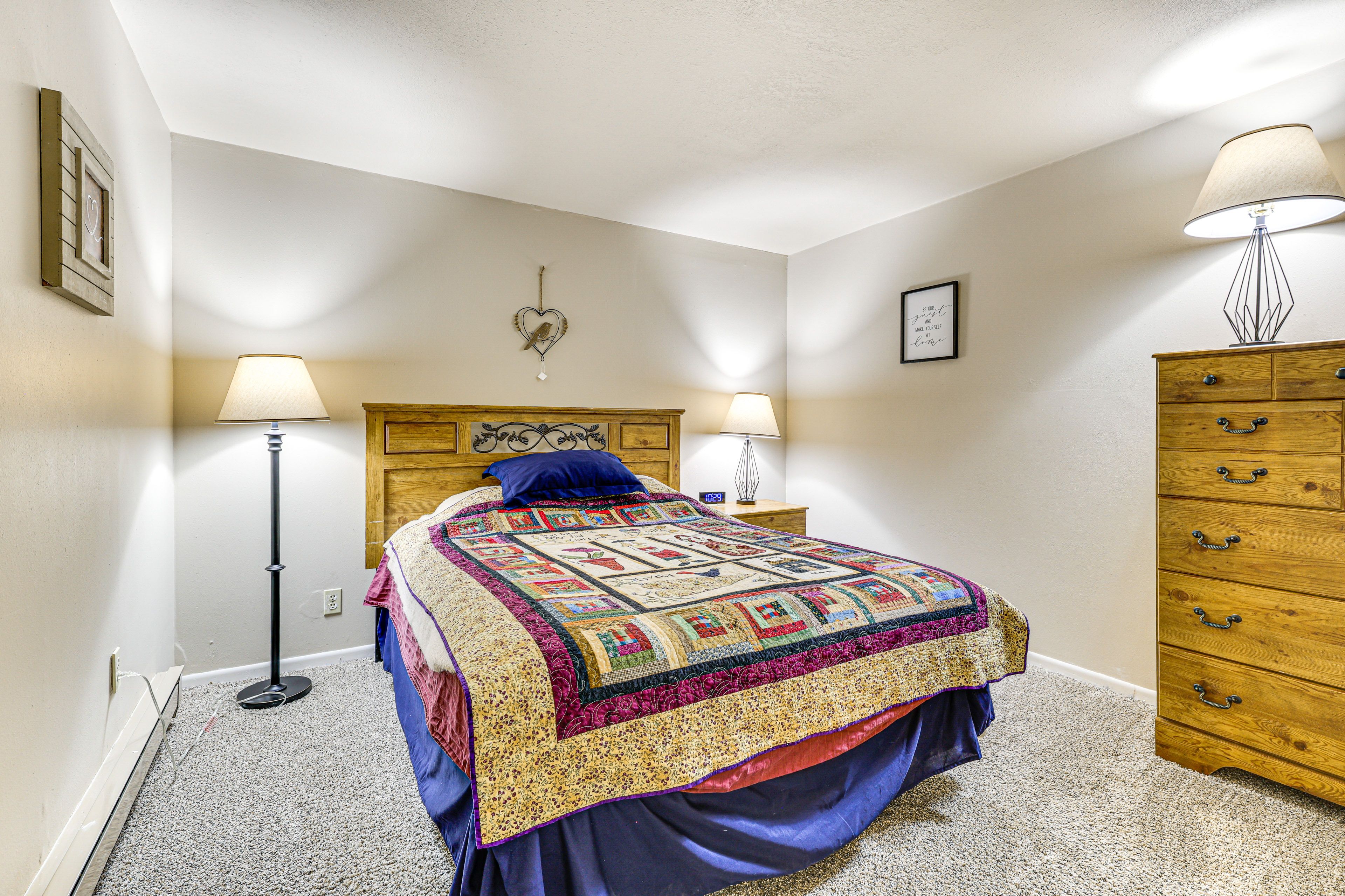 Bedroom 2 | Basement | Queen Bed