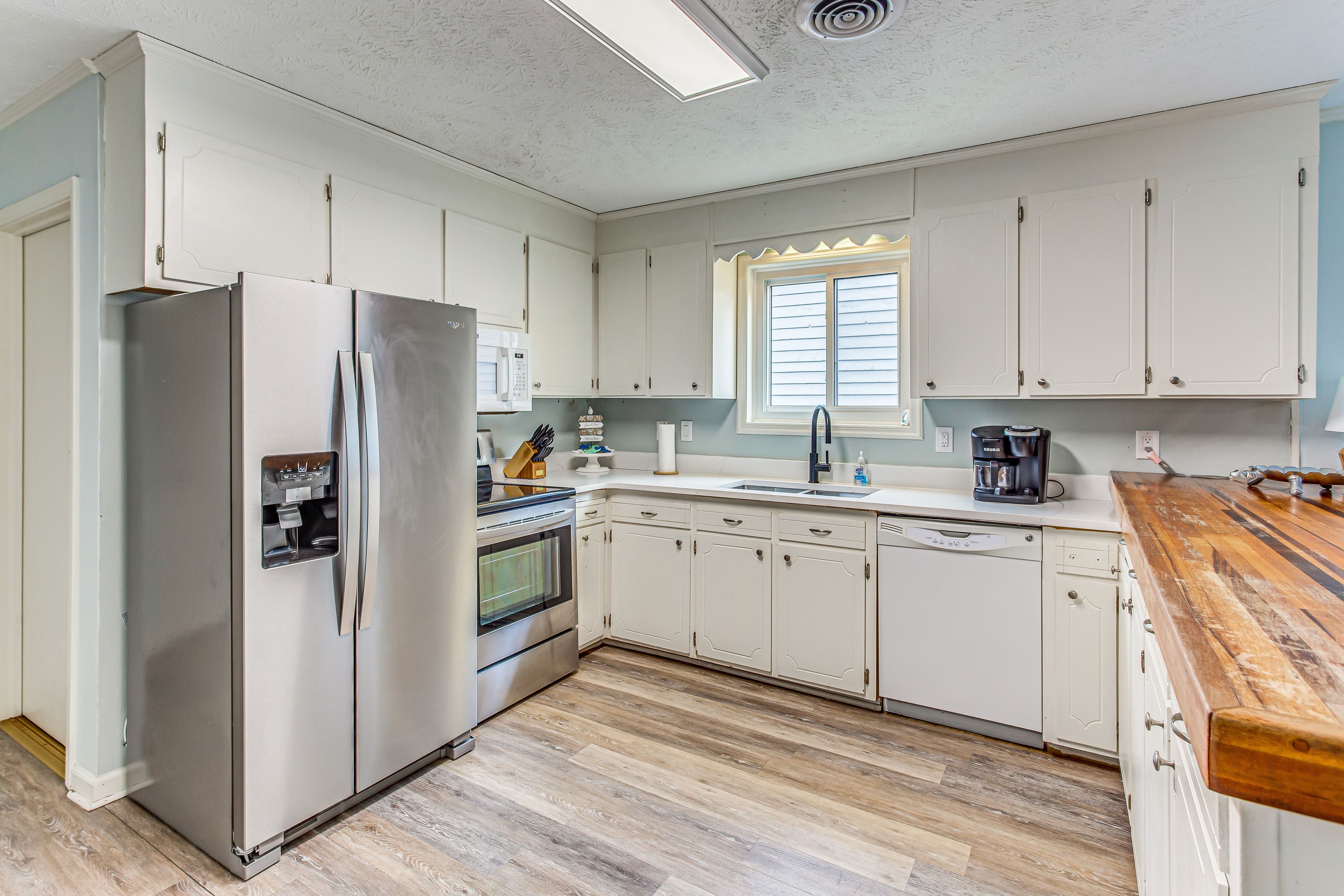 Kitchen | Fully Equipped | Keurig Coffee Maker | Standard Drip Coffee Maker