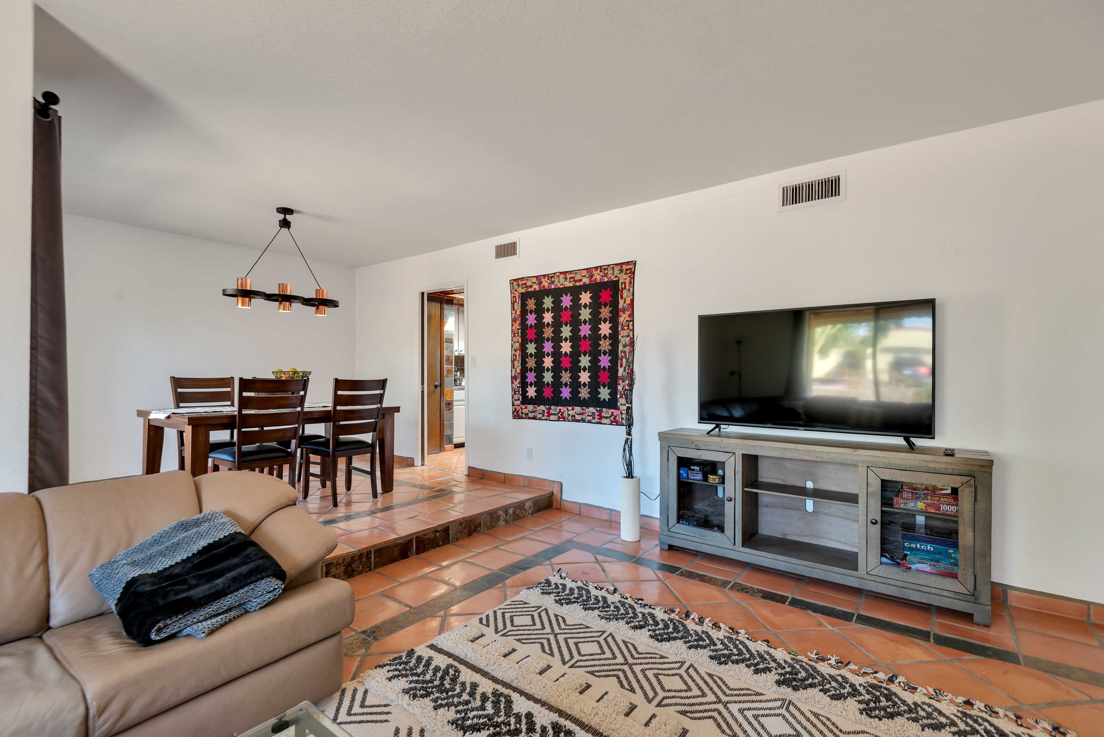 Living Room | Smart TV