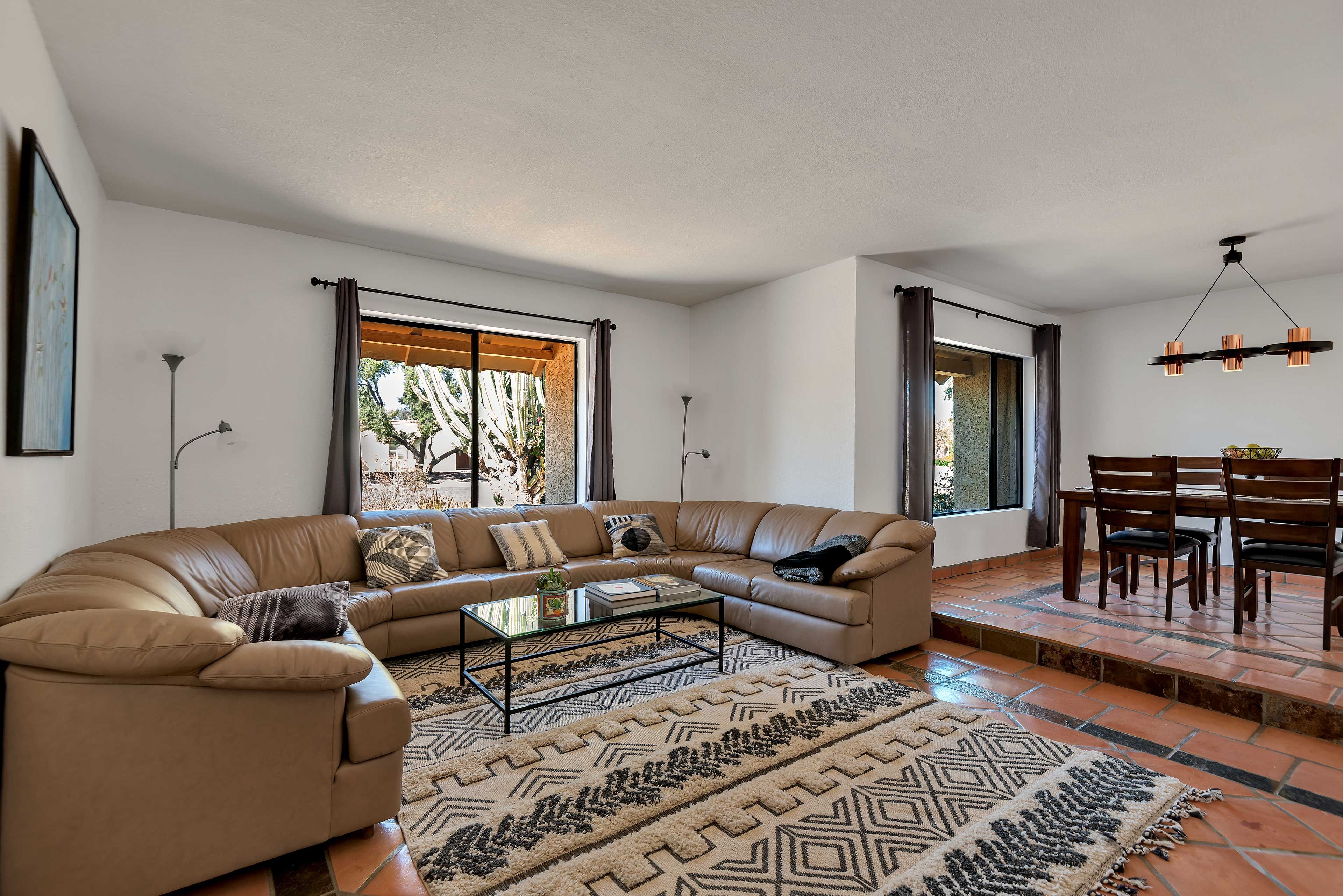 Living Room | Central Air Conditioning/Heat