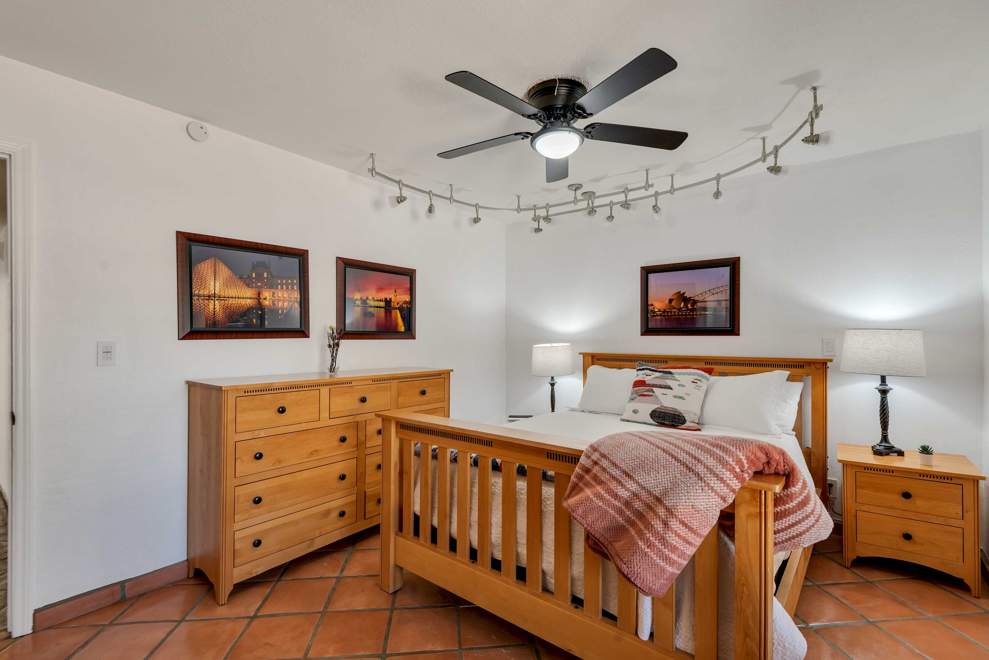 Bedroom 2 | Queen Bed
