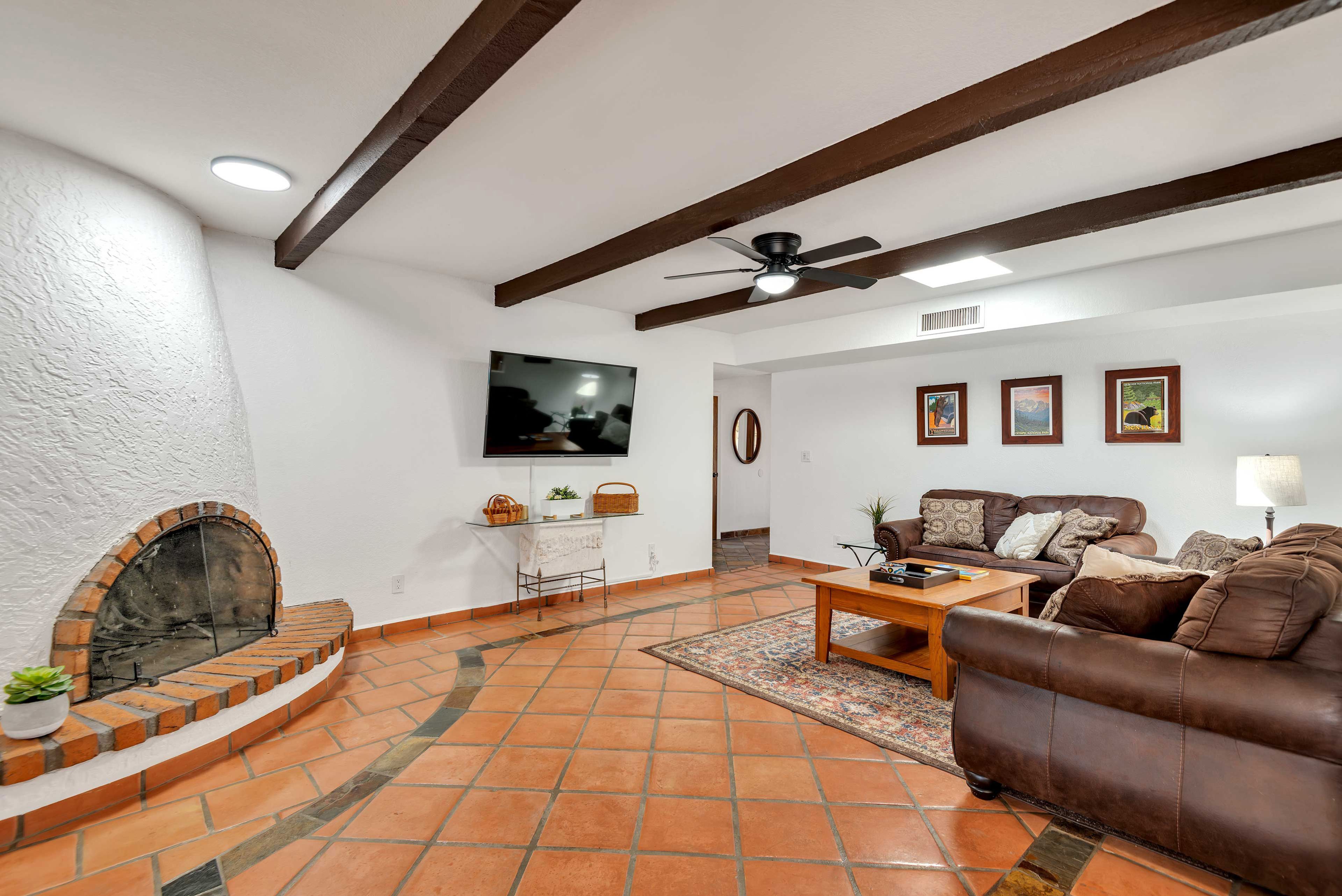 Living Room | Smart TV