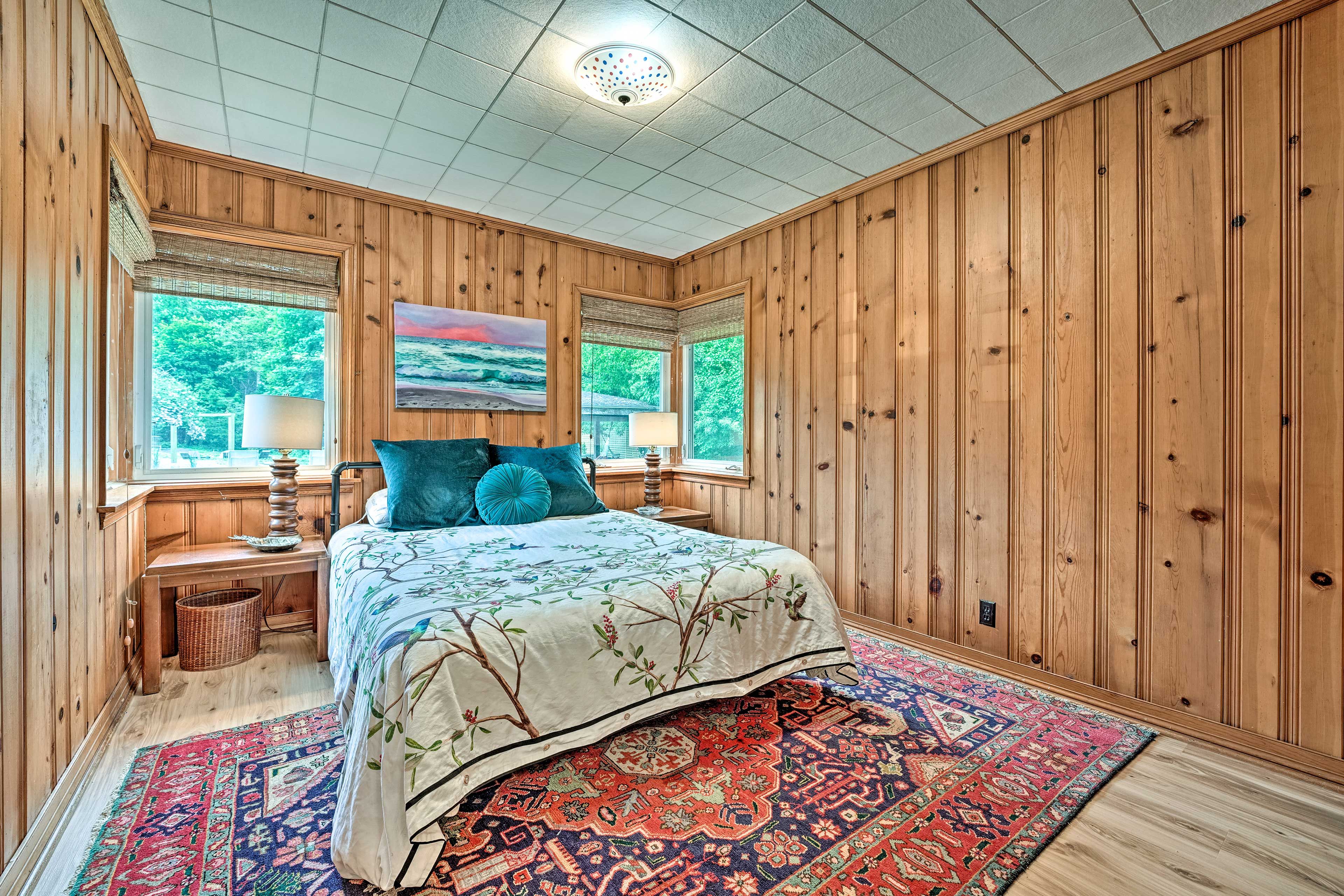 Bedroom 2 | Queen Bed