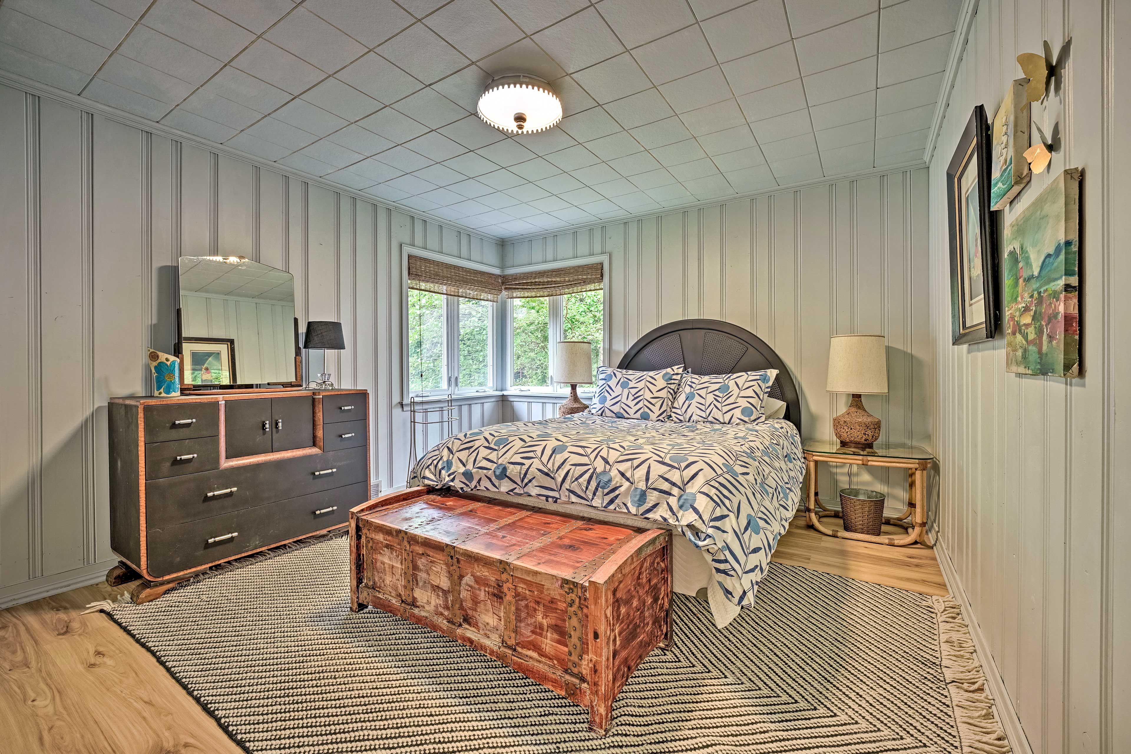 Bedroom 3 | Queen Bed