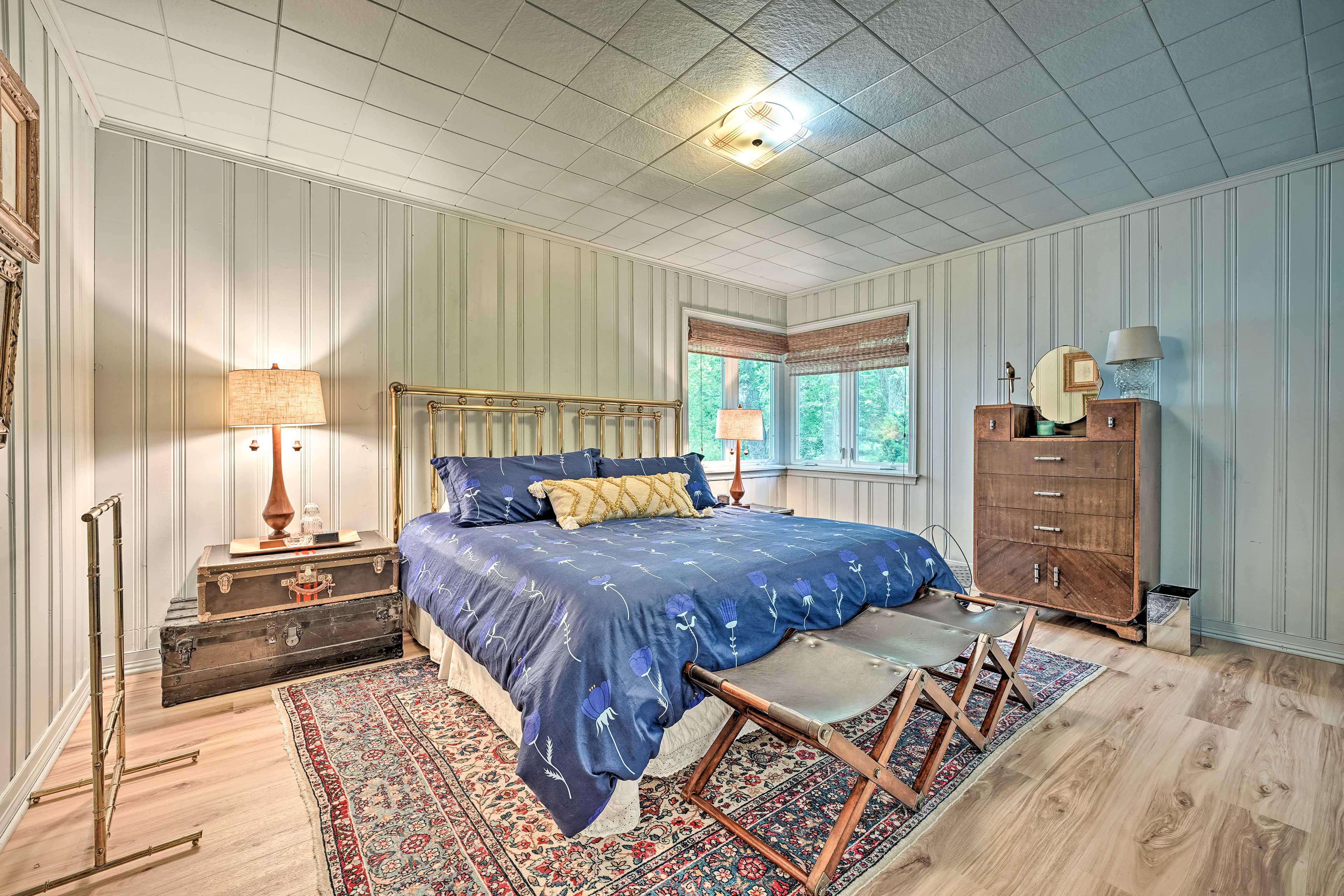 Bedroom 1 | King Bed