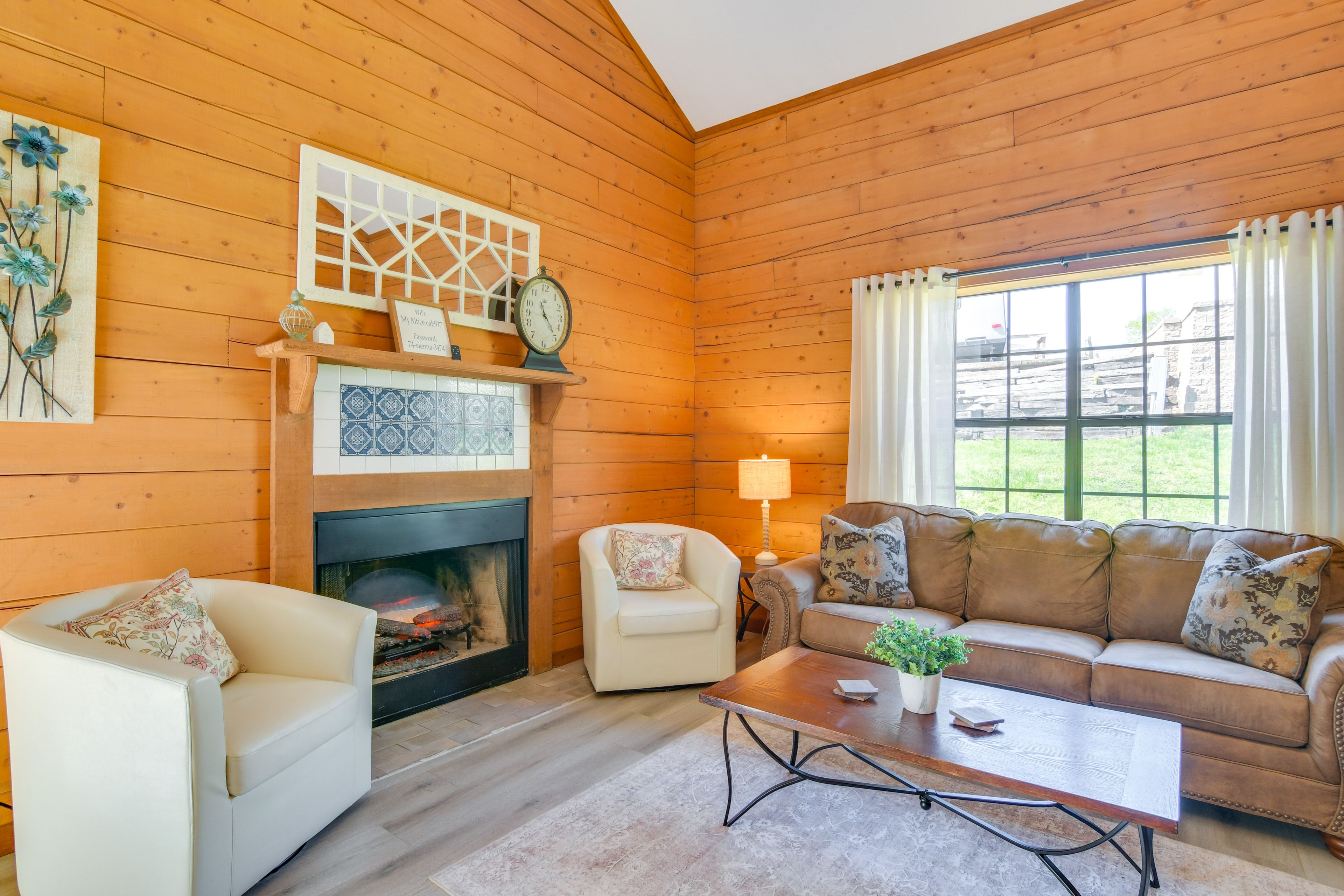 Living Room | 1st Floor | Air Conditioning | Free WiFi | Queen Sleeper Sofa