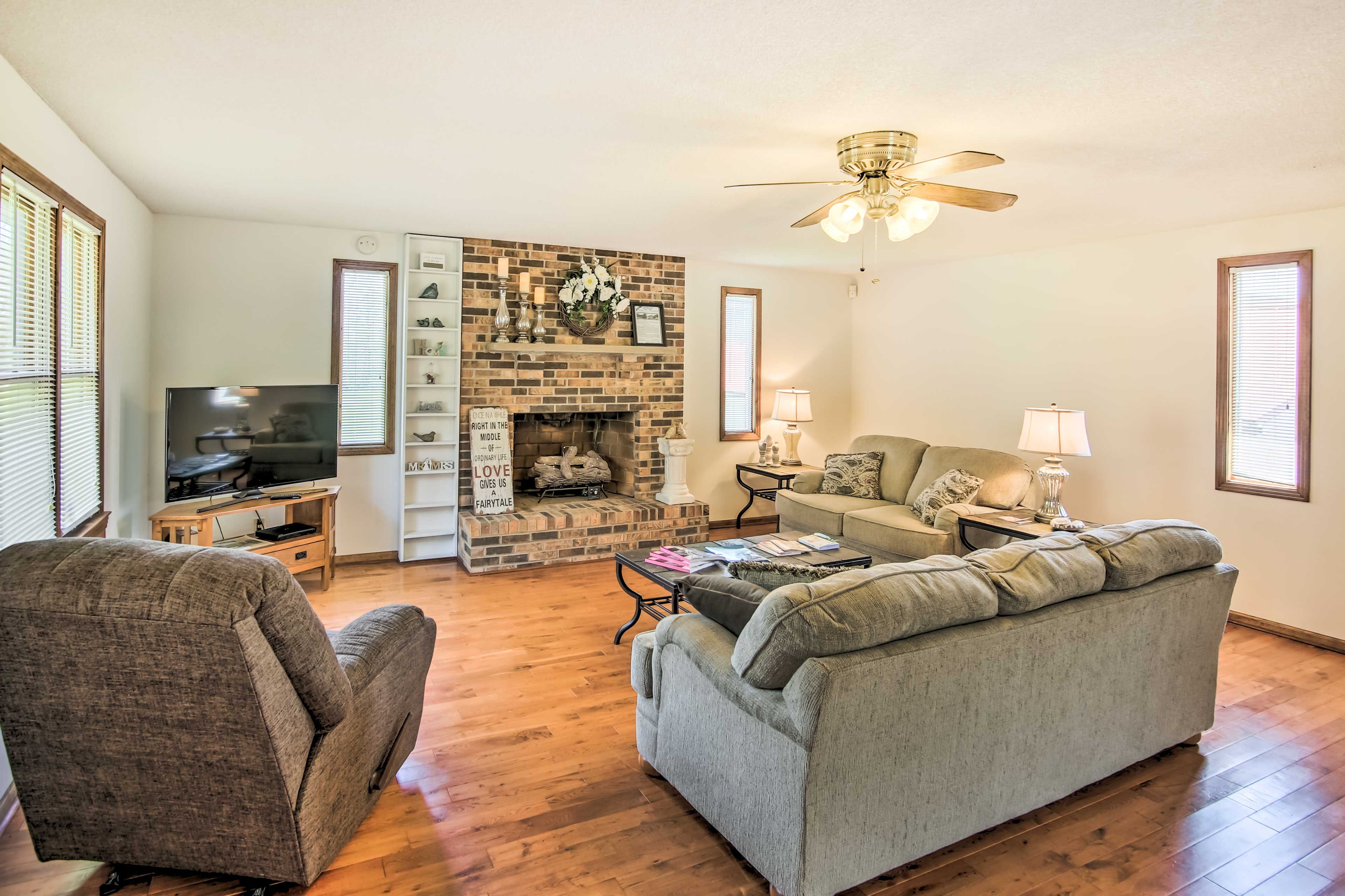 Living Room | Central A/C & Heat | Free WiFi | TV w/ DVD Player