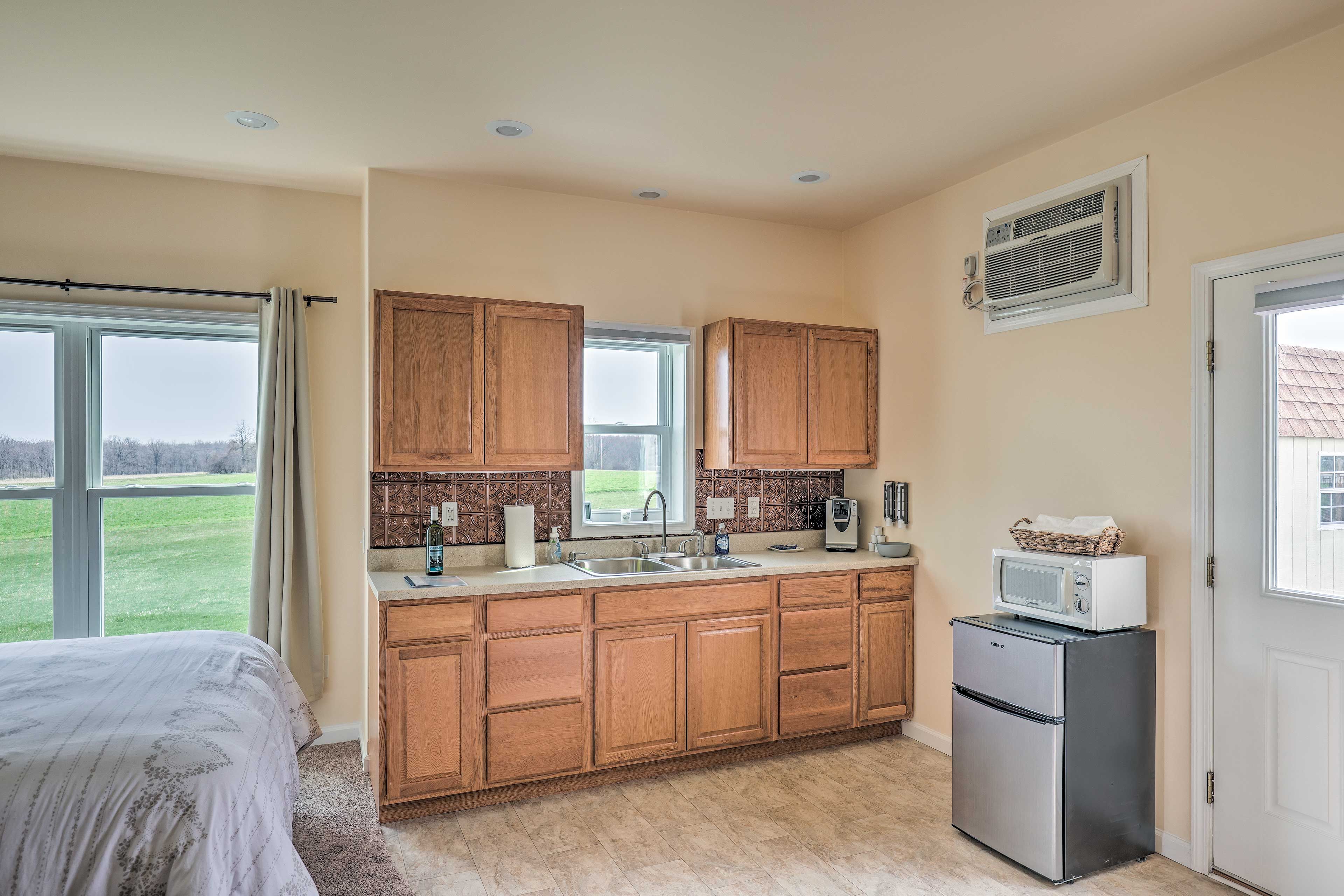 Kitchenette | Well-Equipped