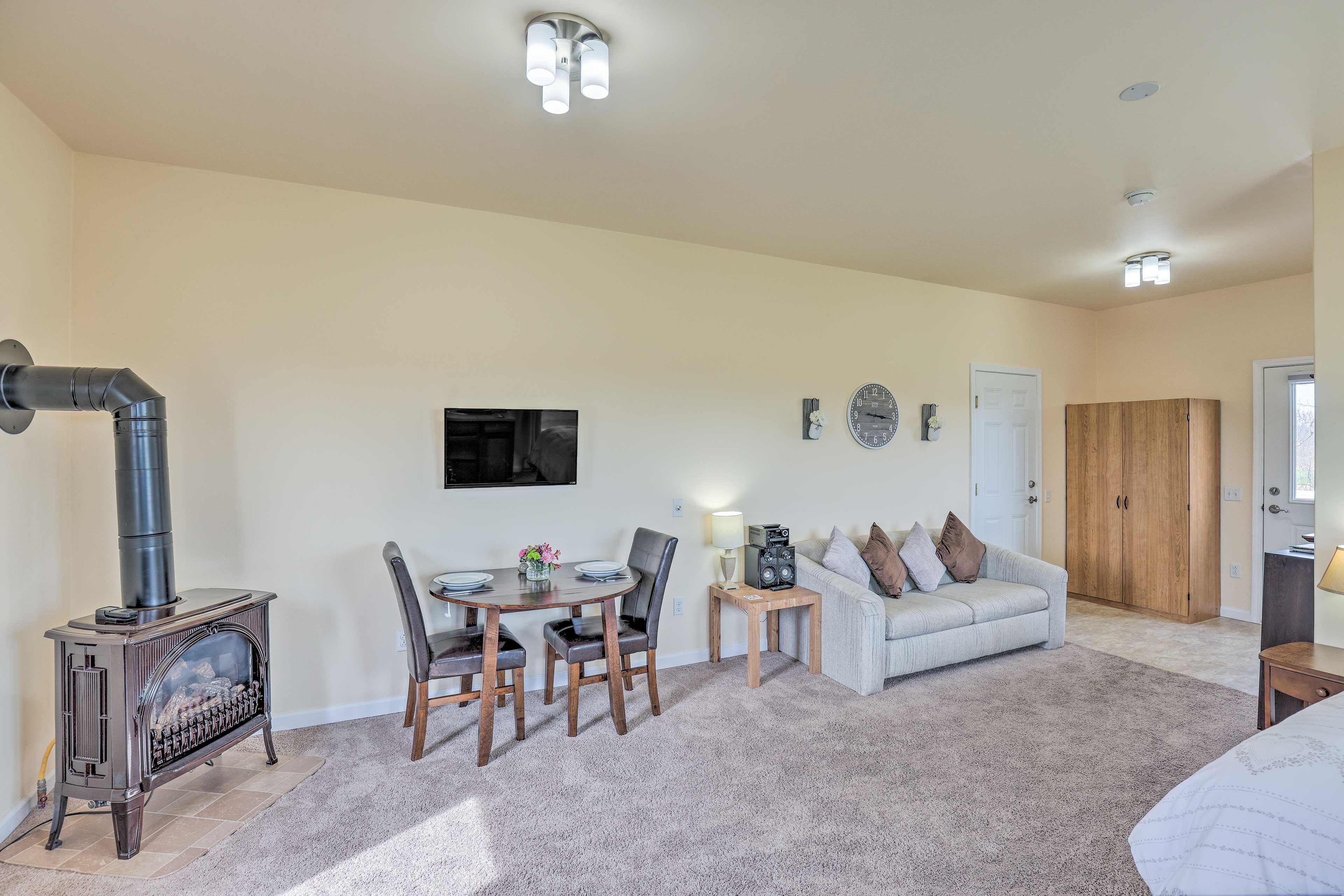 Studio | Gas Fireplace