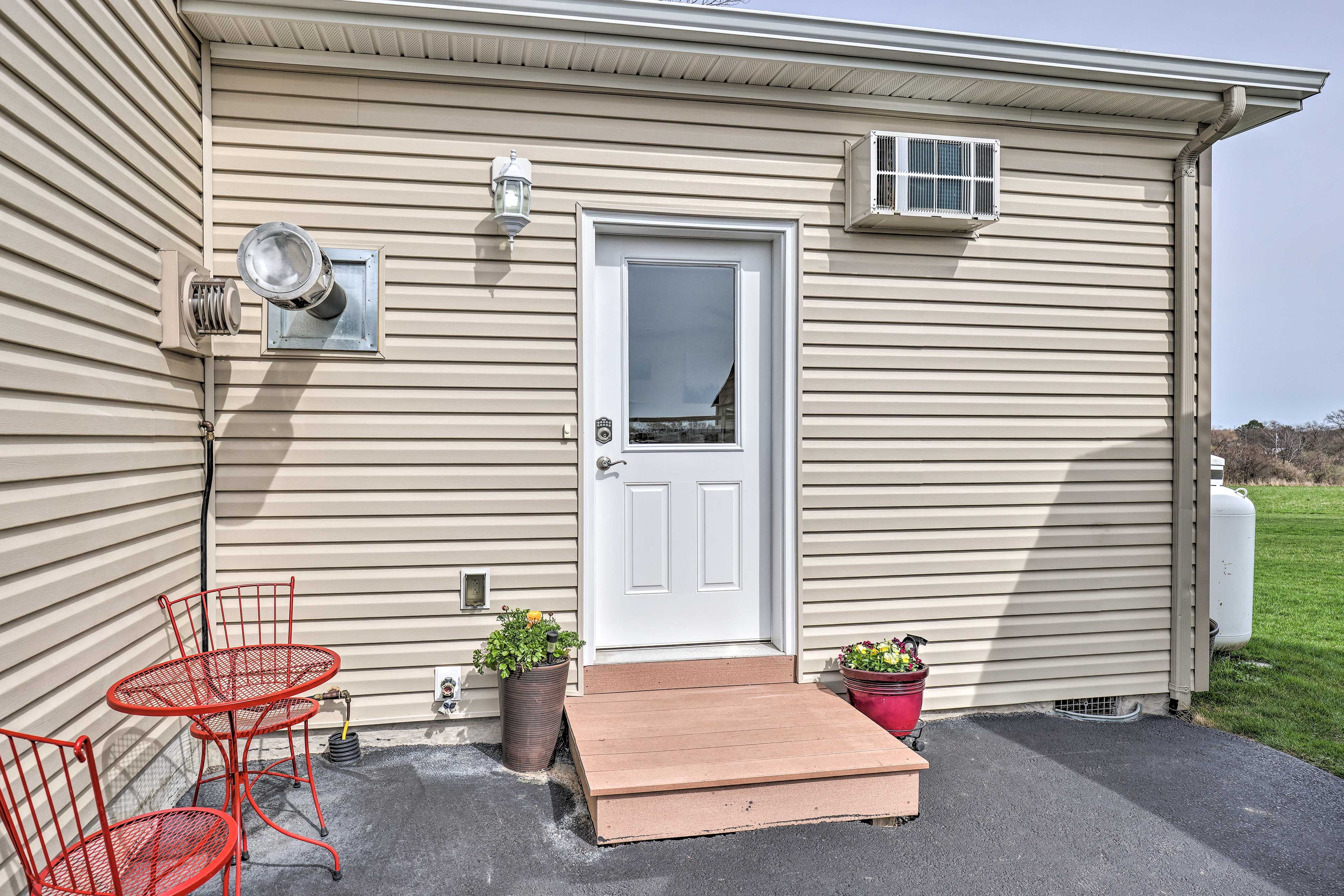 Studio Entrance | 2 Steps to Access