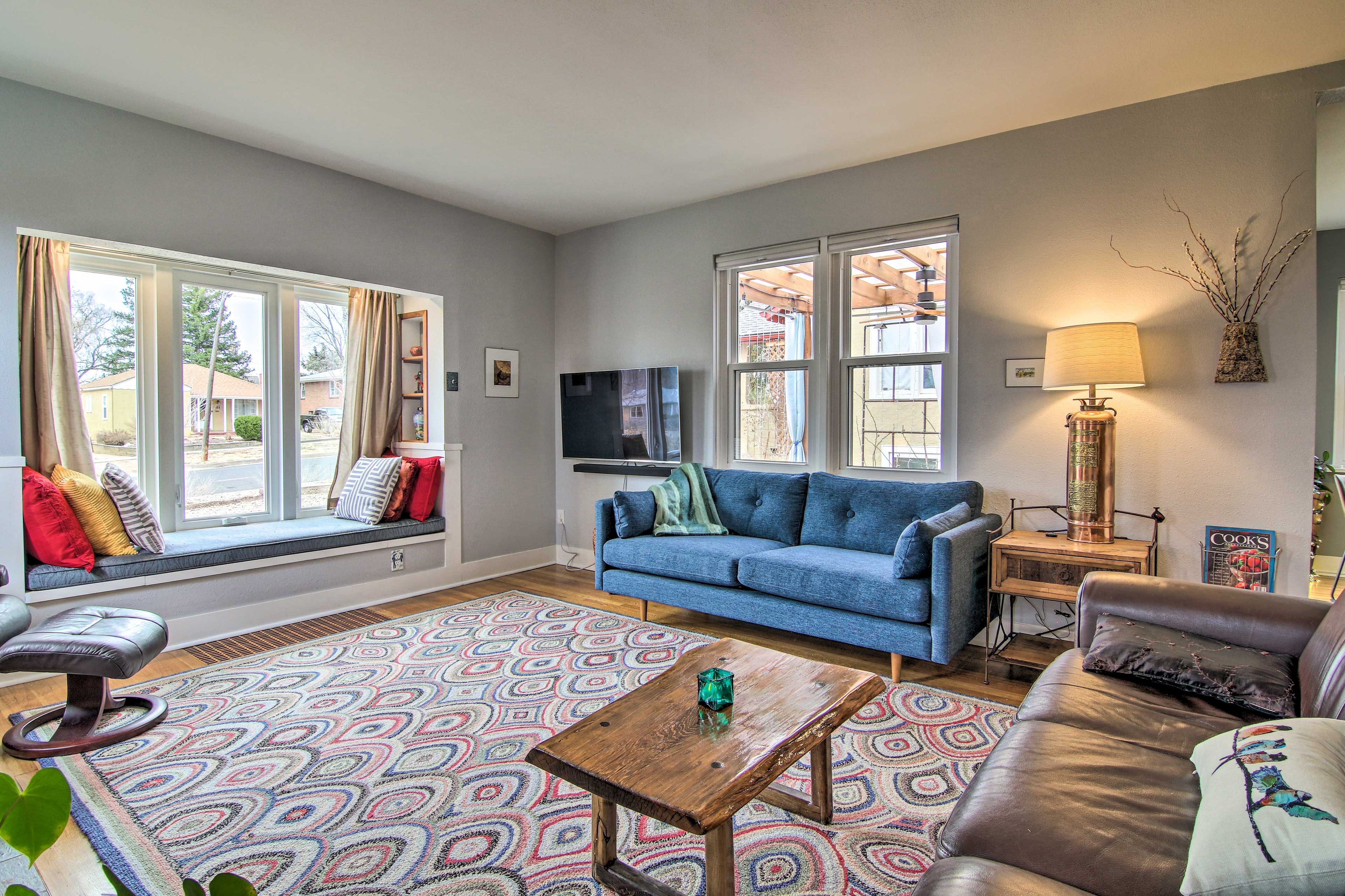 Living Room | Smart TV