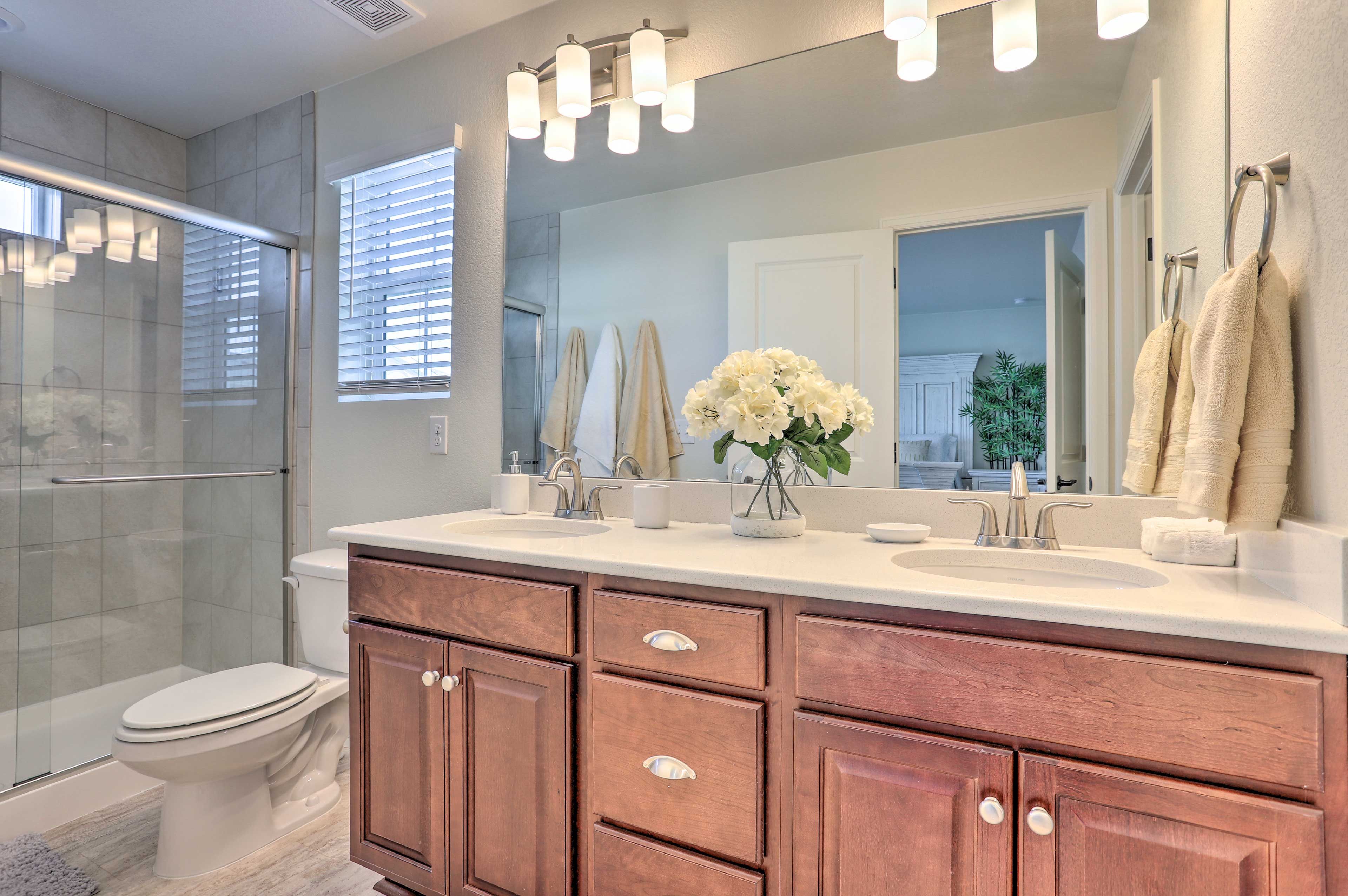 En-Suite Bathroom | Complimentary Toiletries | Linens & Towels | Hair Dryer