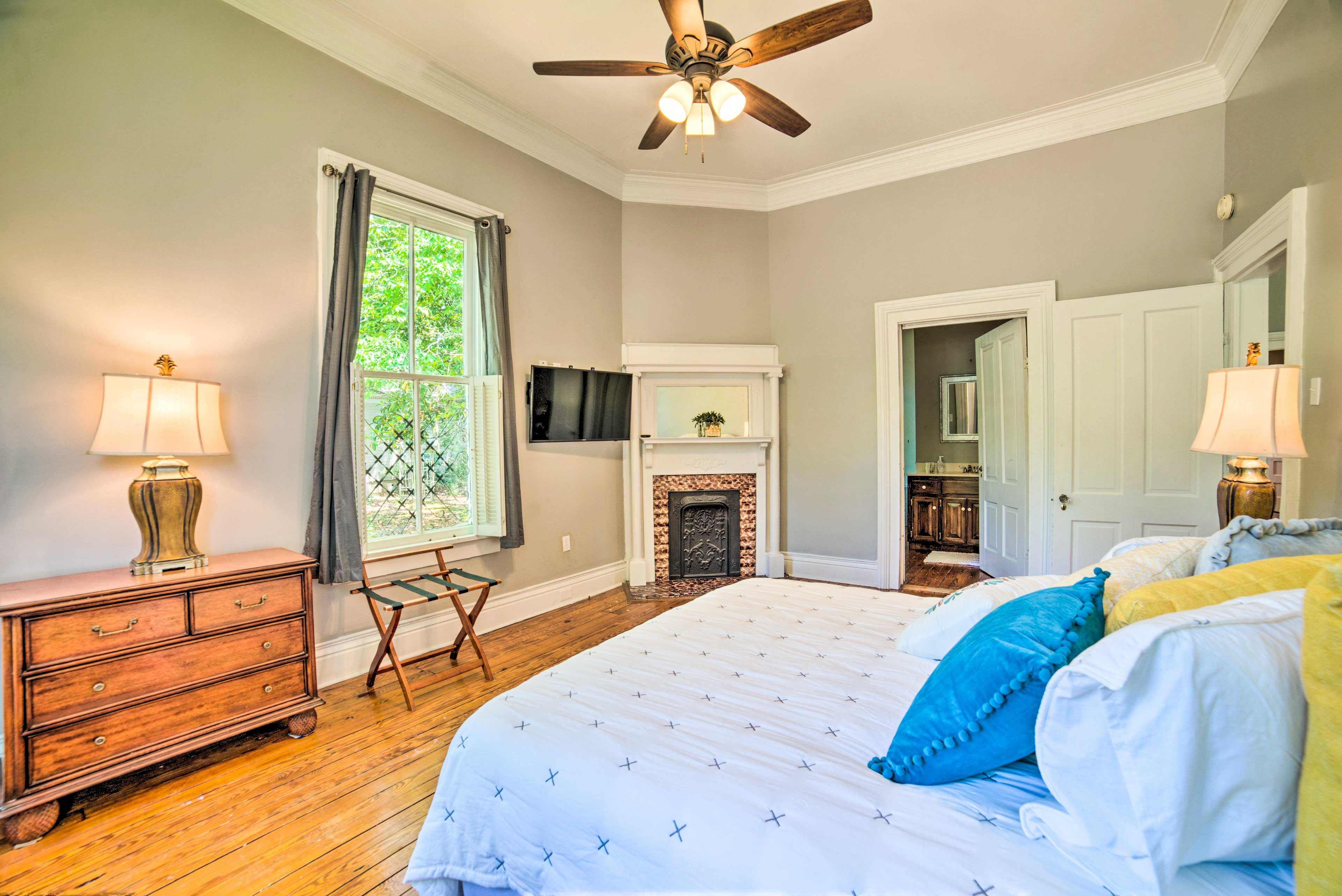 Bedroom 1 | Smart TV | En-Suite Bathroom