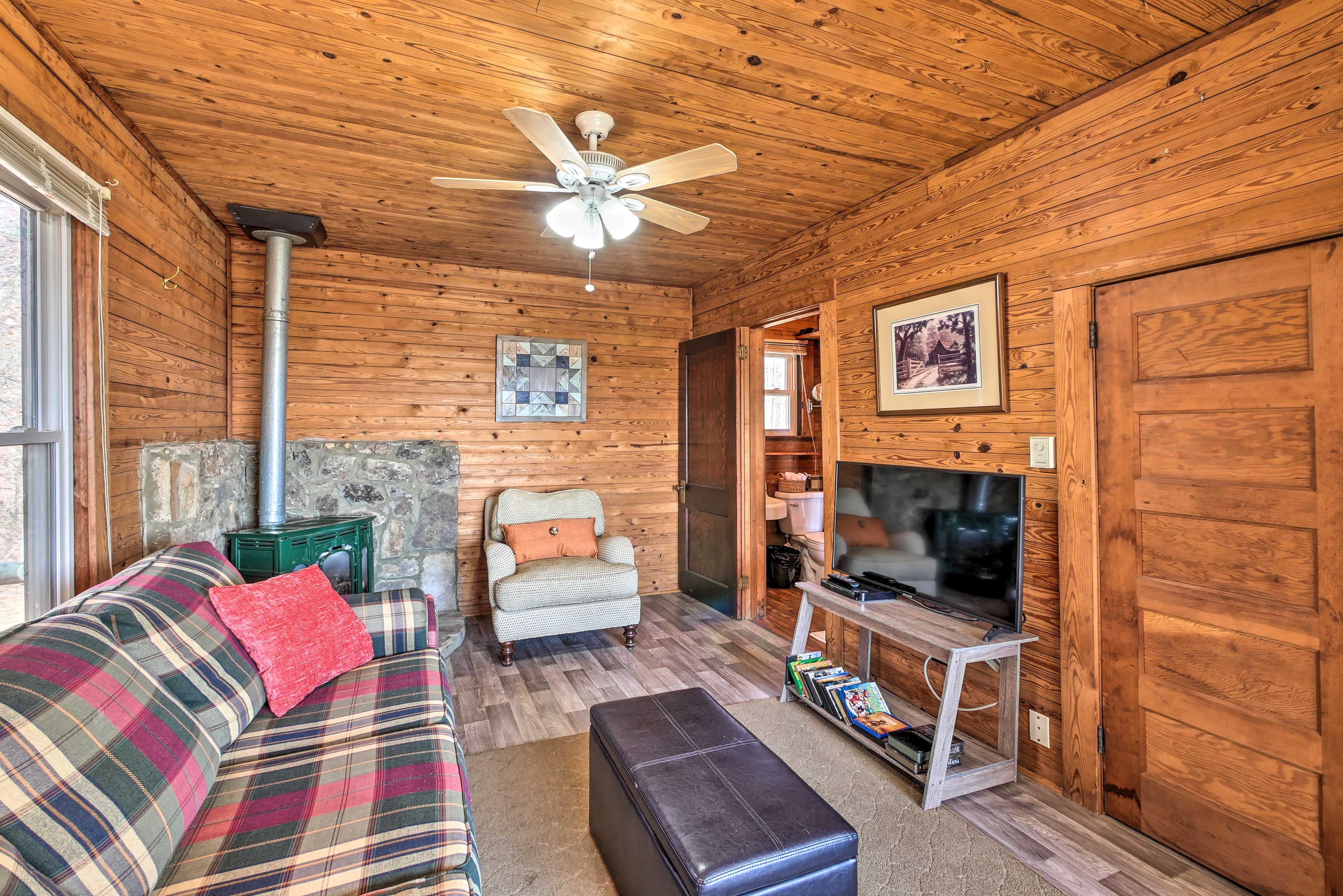 Living Room | Smart TV | DVD Player w/ Video Library
