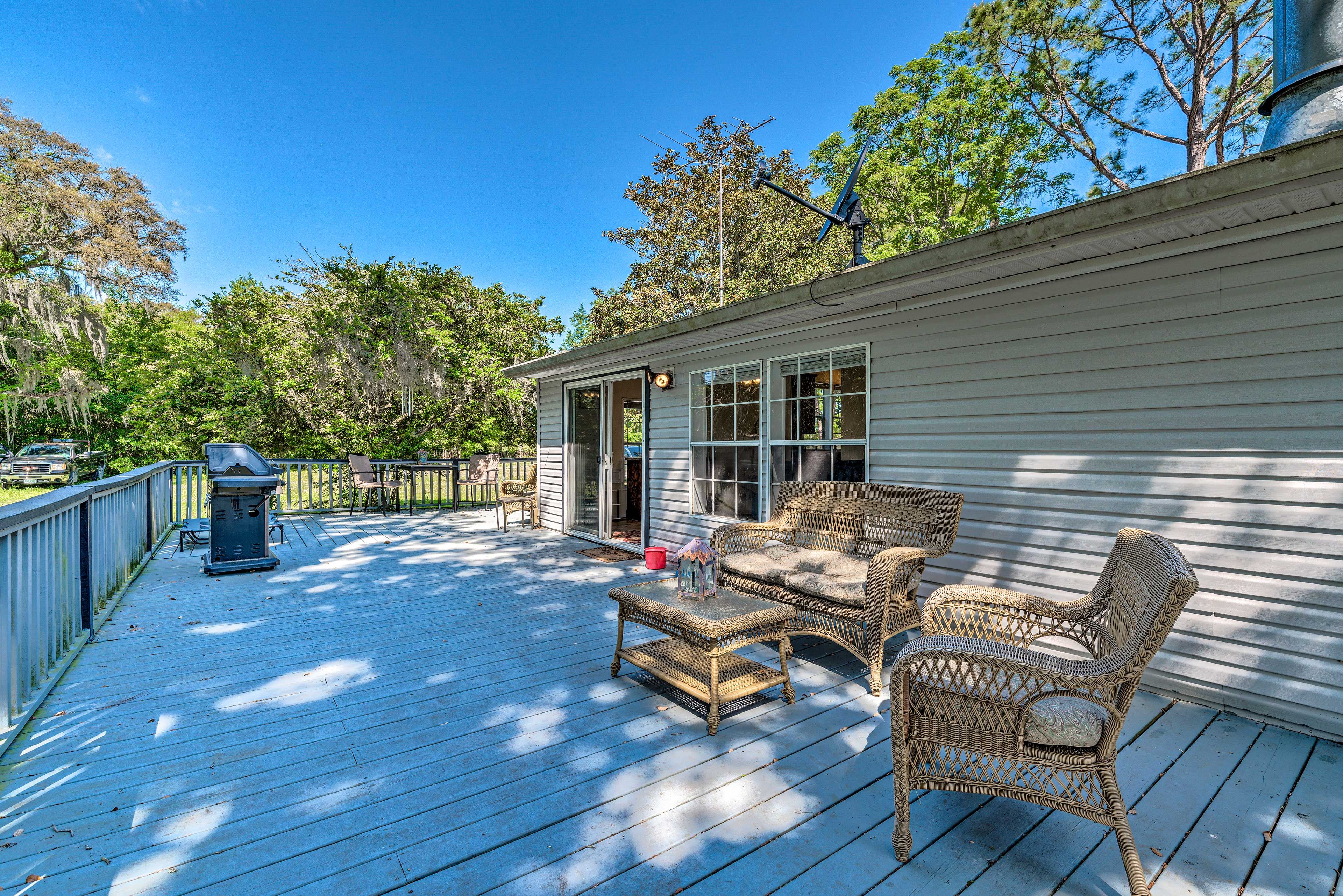 Private Furnished Deck