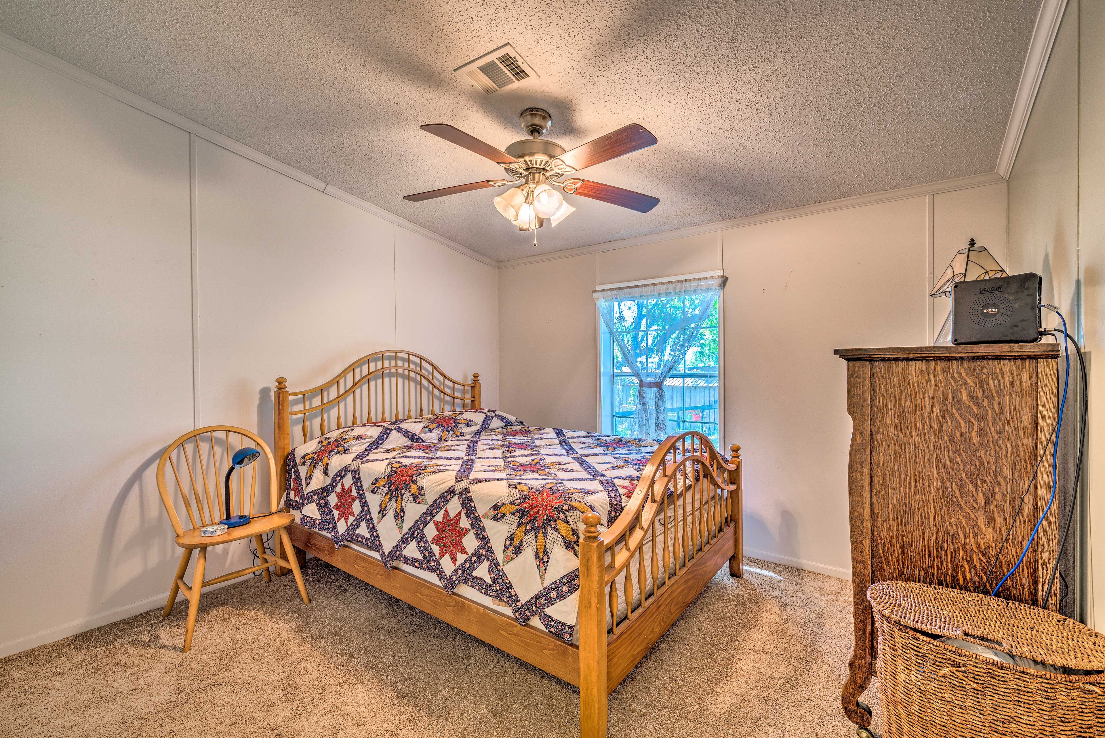 Bedroom 2 | Queen Bed