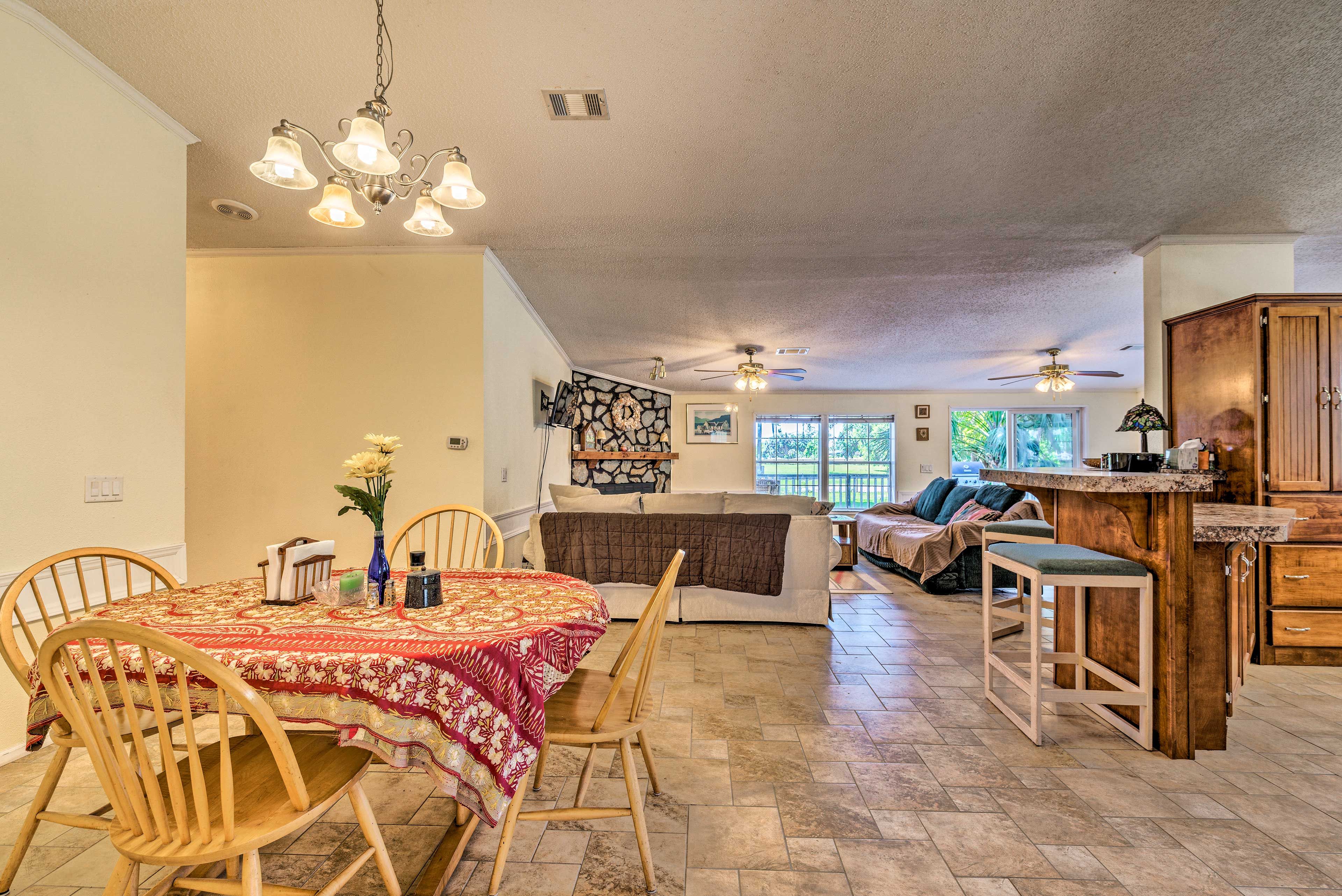 Dining Table | Dishware & Flatware Provided