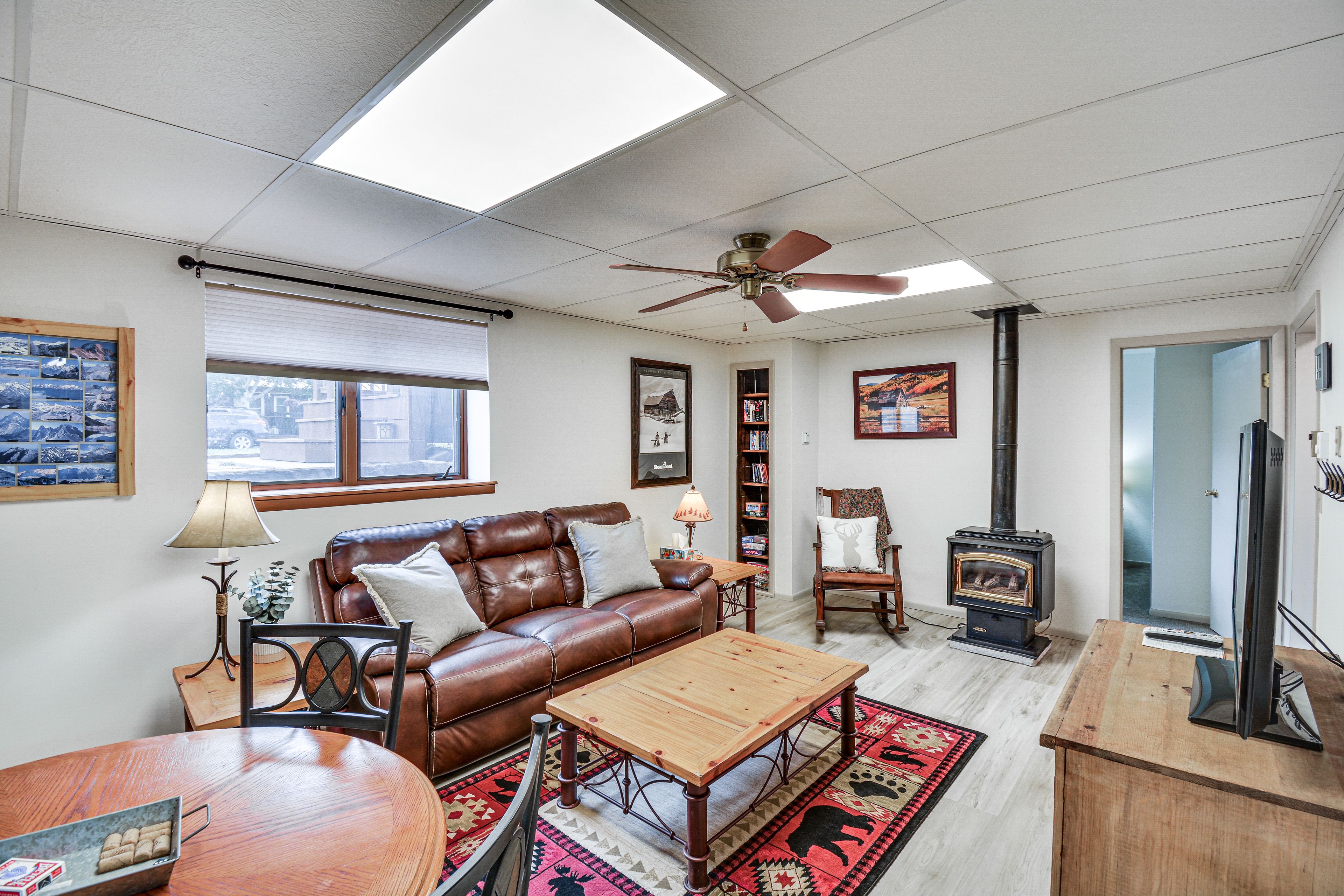 Lower Living Room | Cable TV | Free WiFi | Cards & Board Games