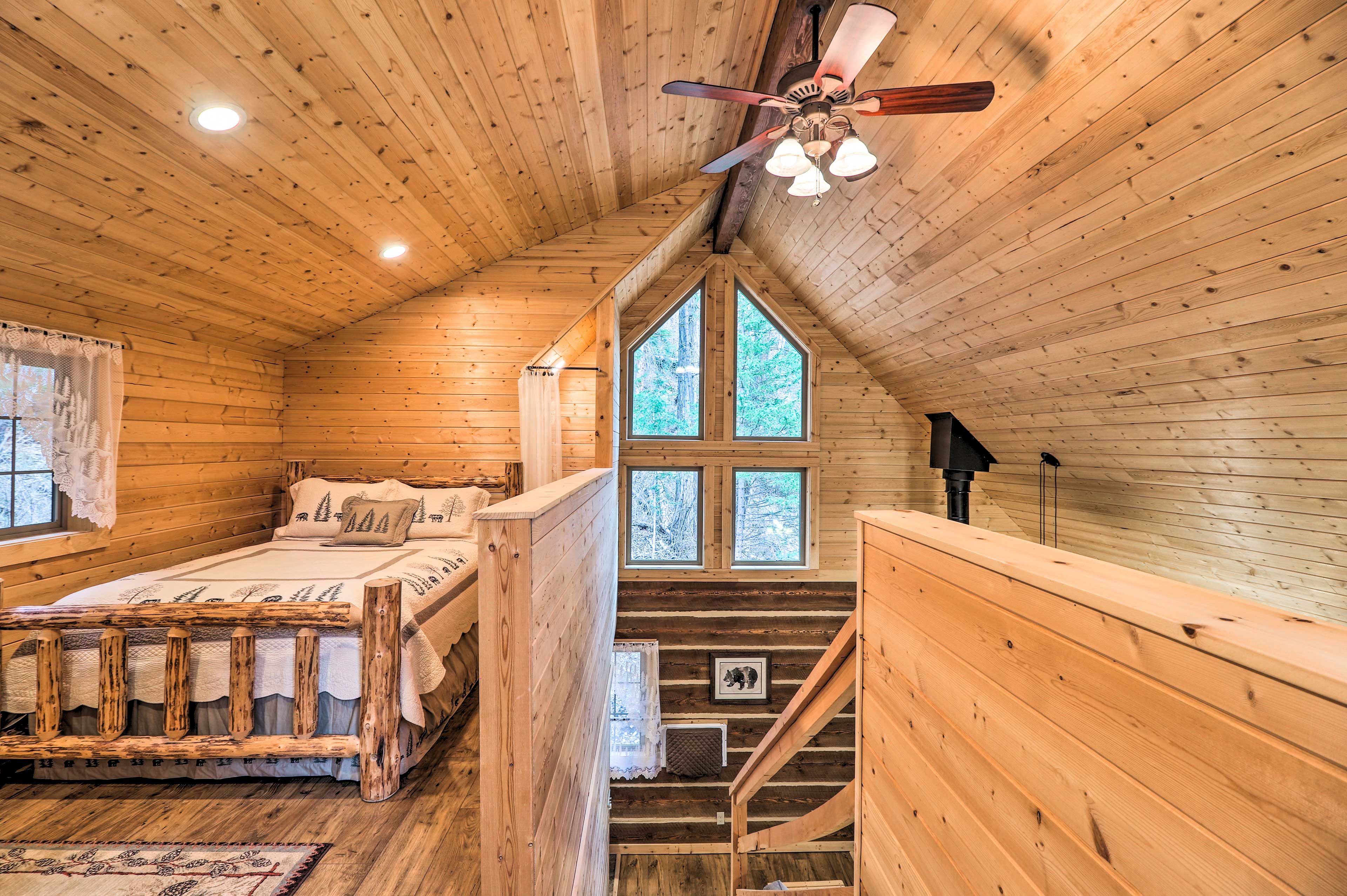 Loft | Queen Bed | 2nd Level
