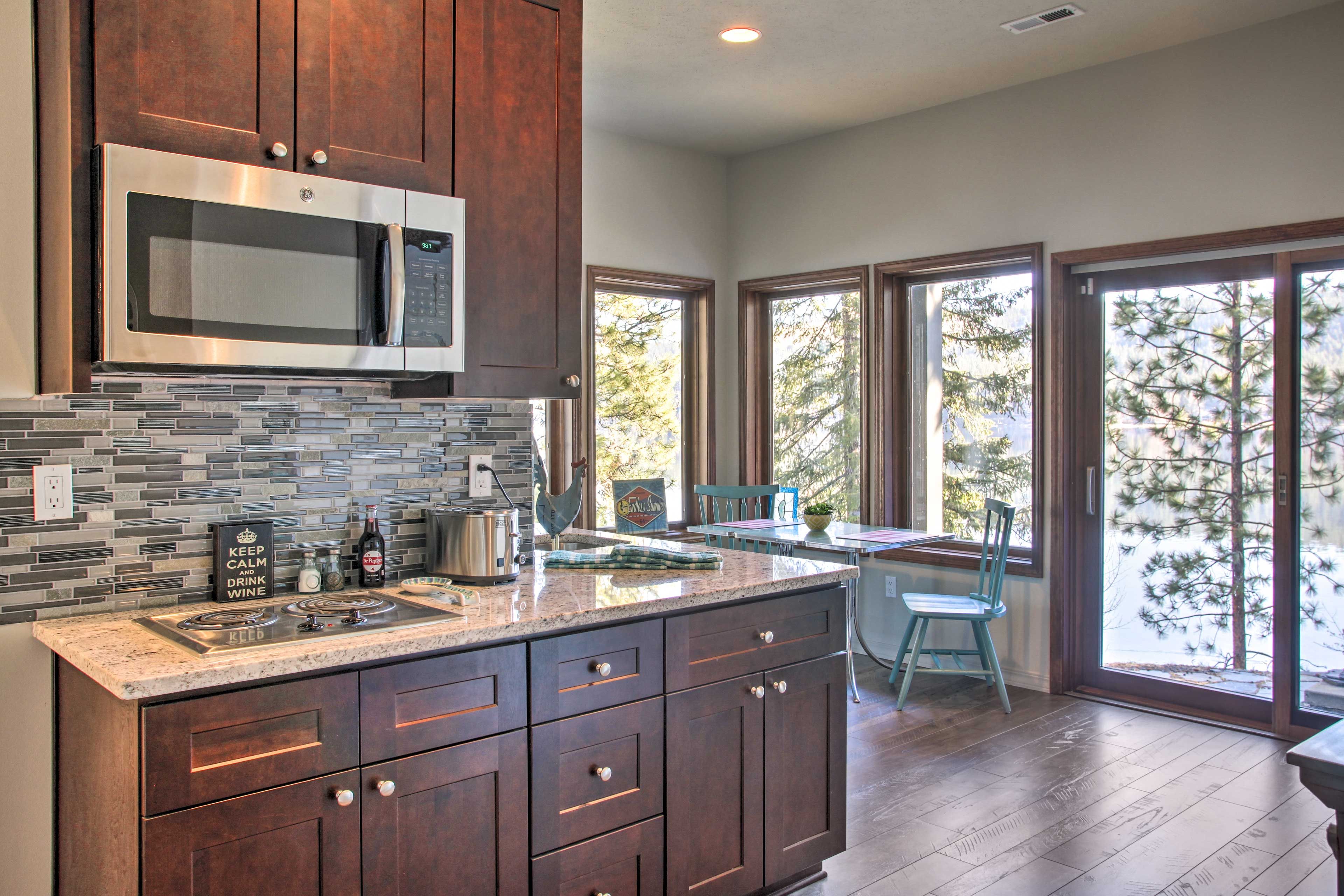 Kitchen | Dishware/Flatware