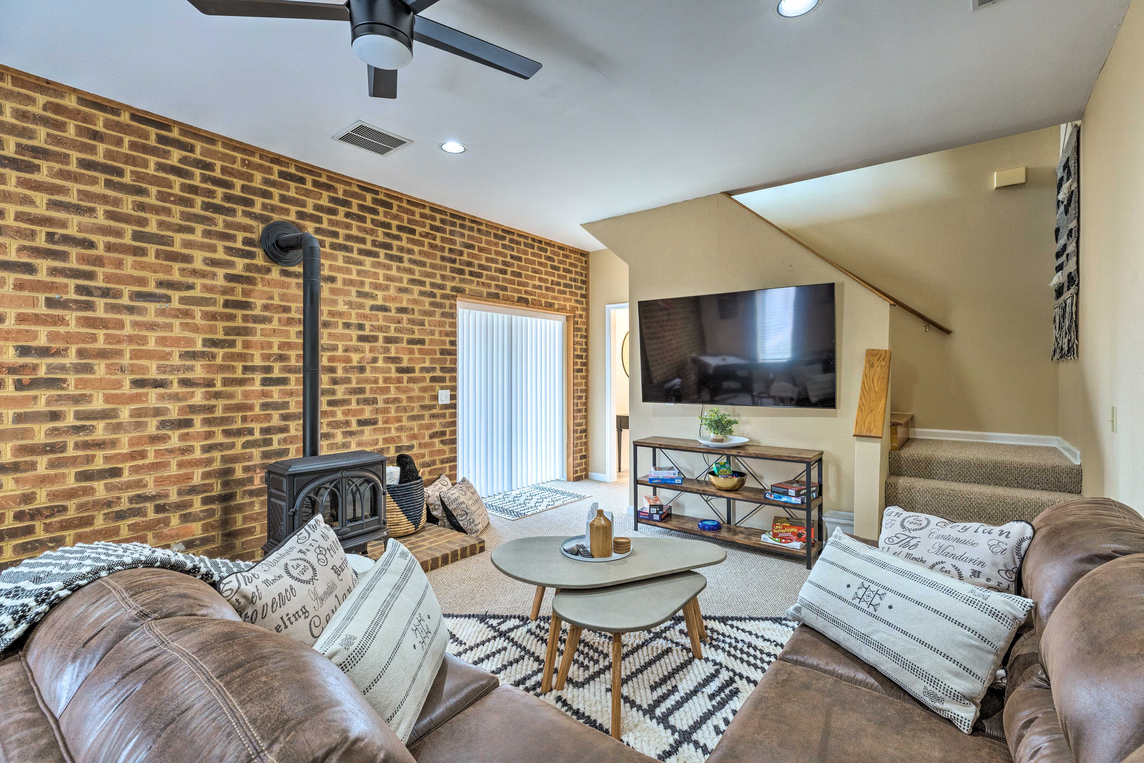 Game Room | Basement Level | Smart TV | 2 Rollaway Beds