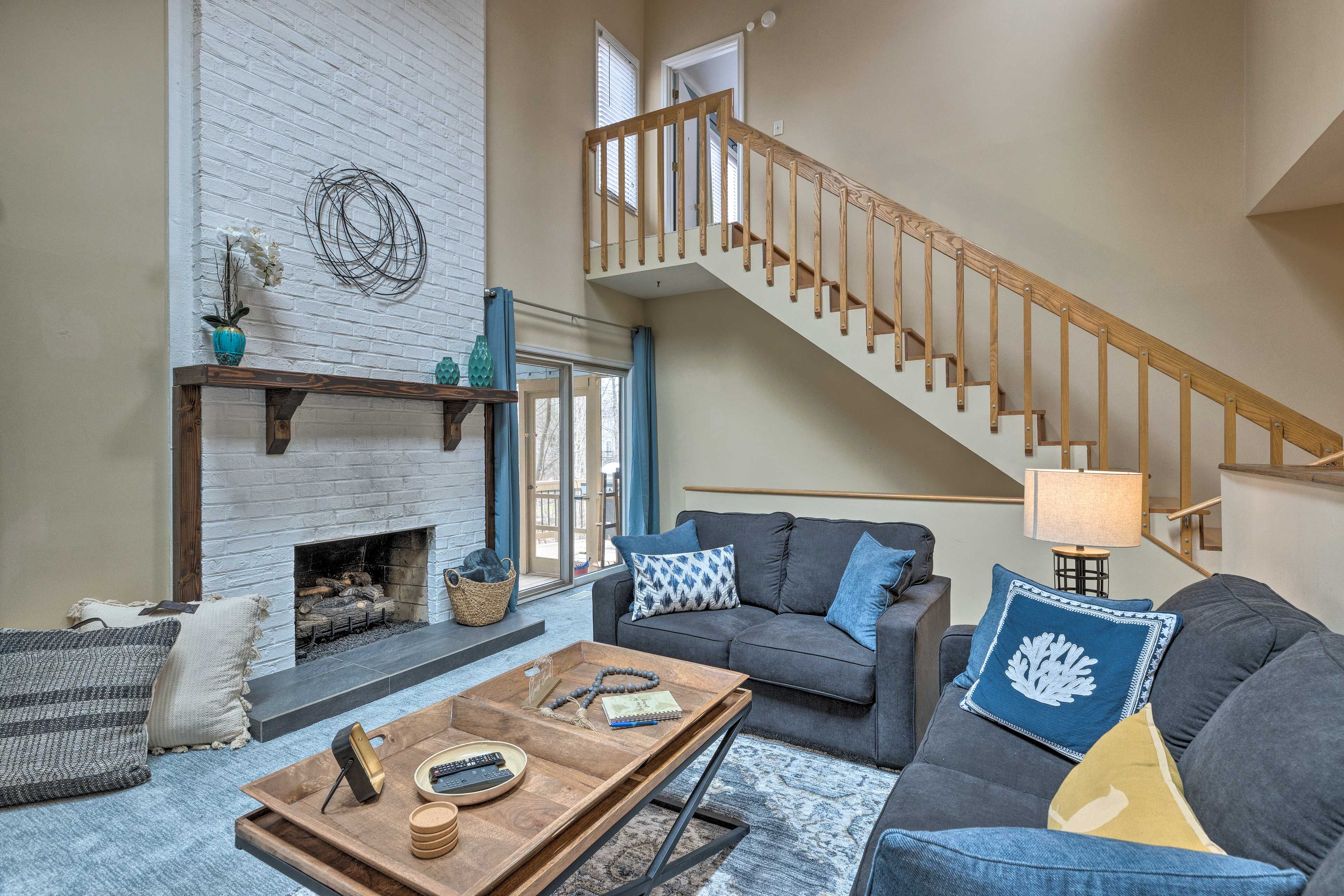Living Room | 1st Floor | Free WiFi