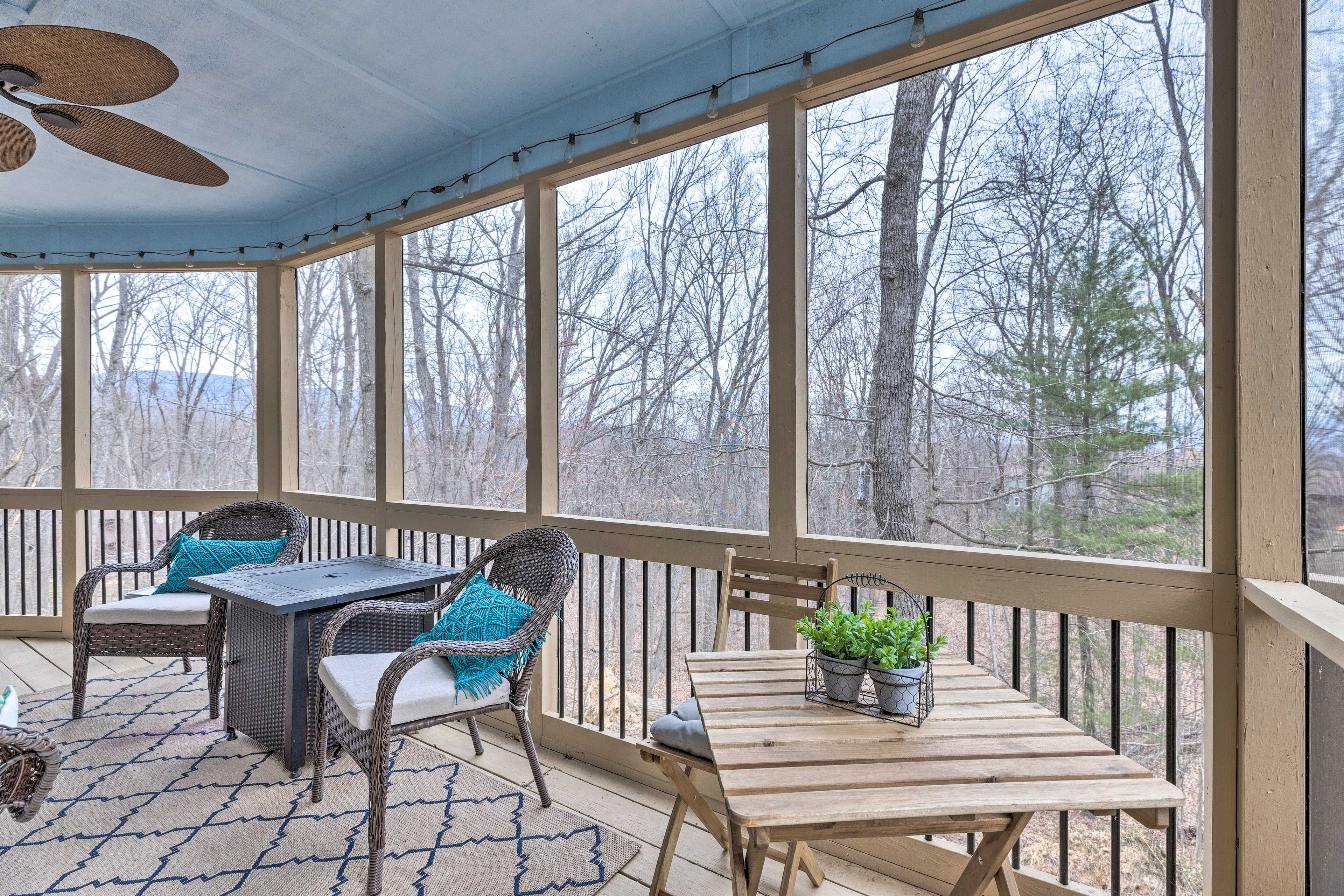 Screened-In Porch