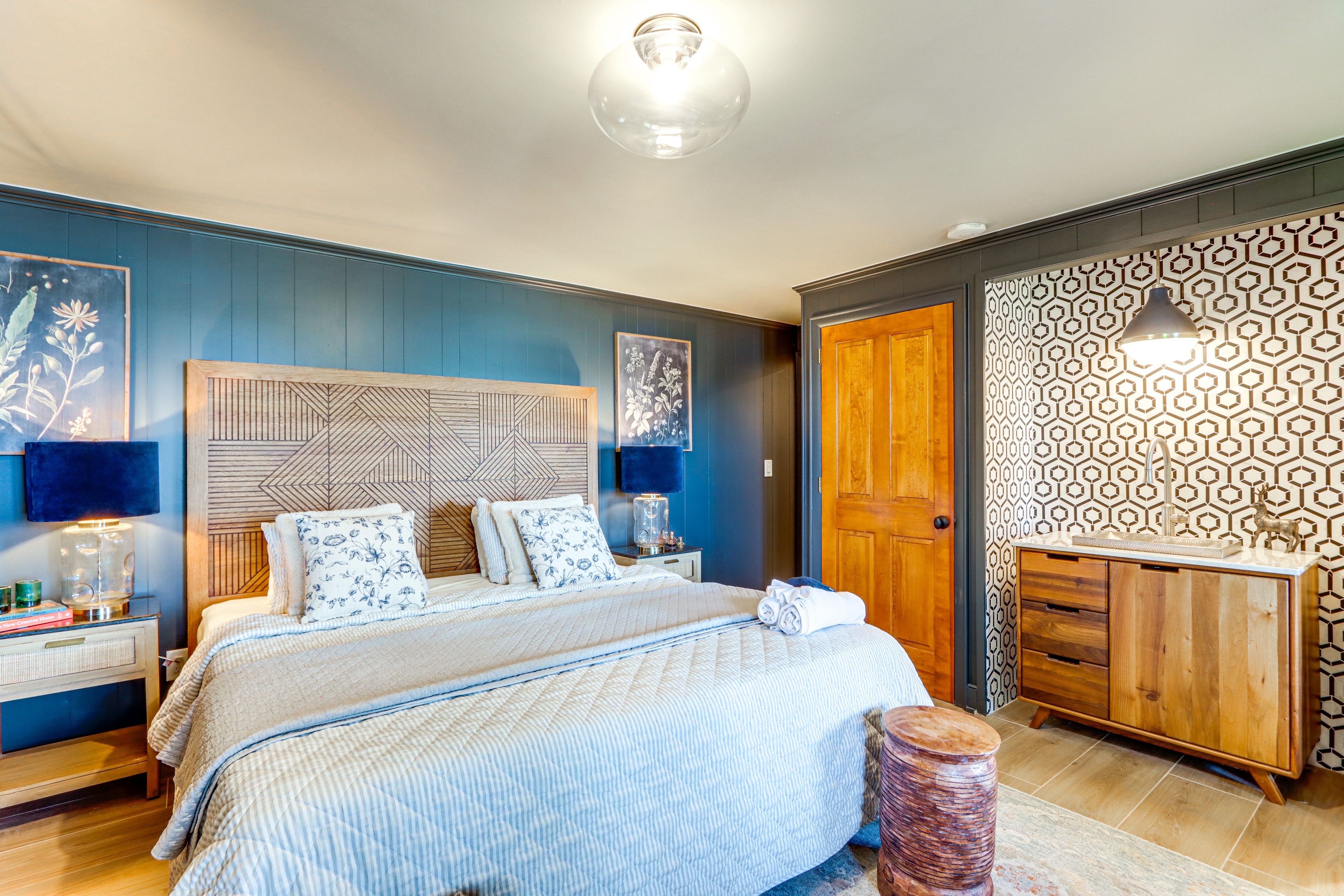 Bedroom 2 | King Bed
