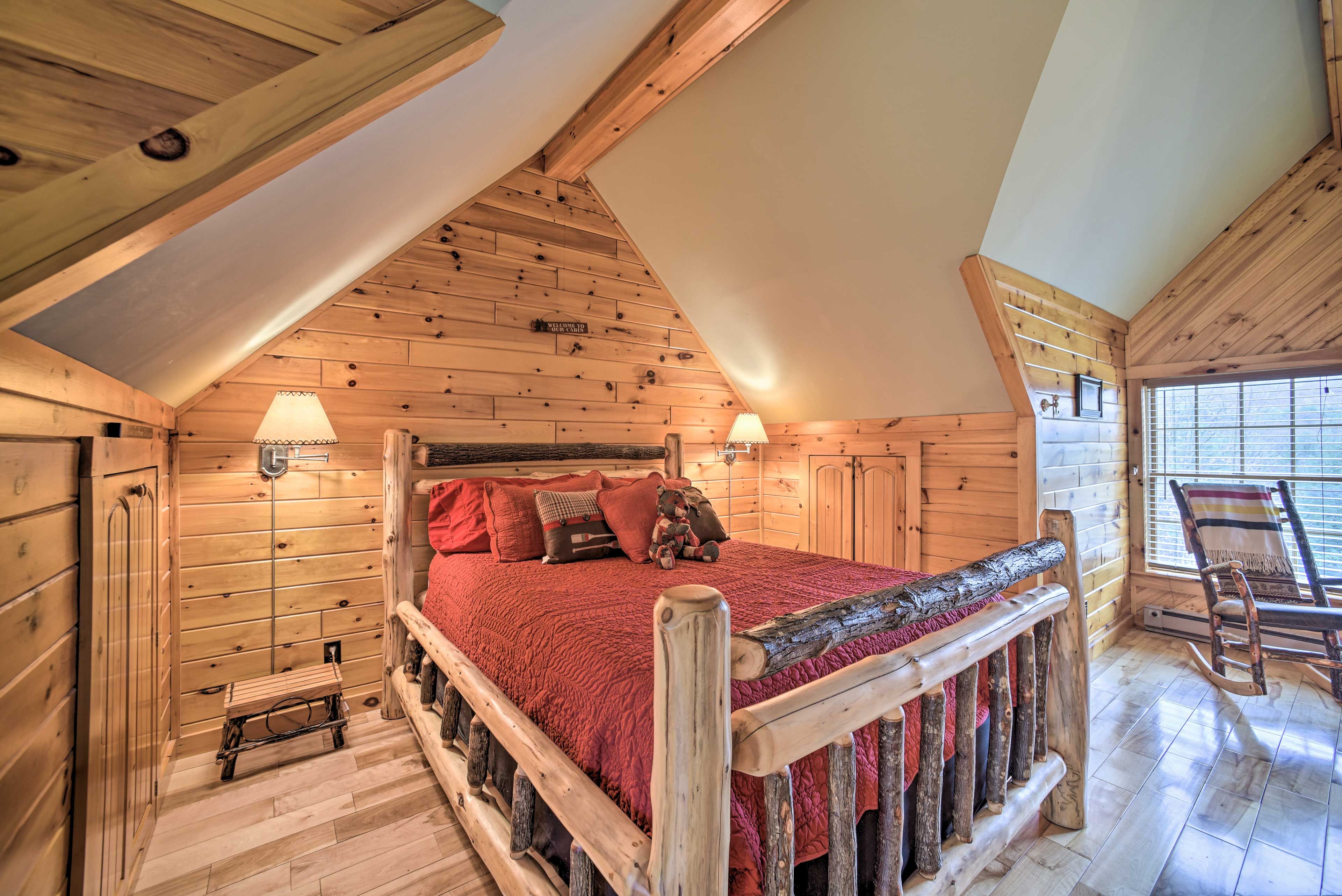 Bedroom 1 (Loft) | 2nd Floor | Queen Bed