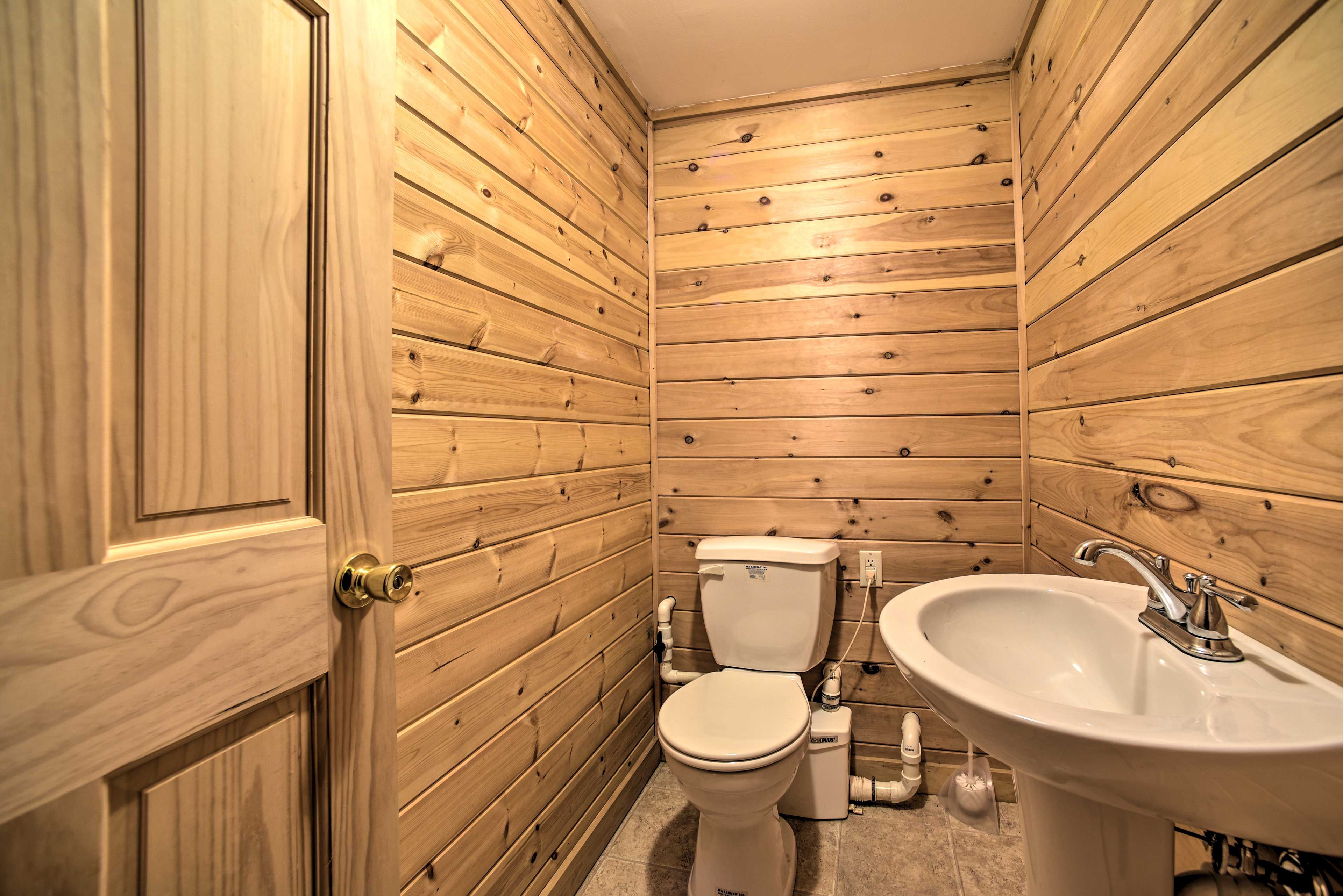 En-Suite Half Bathroom