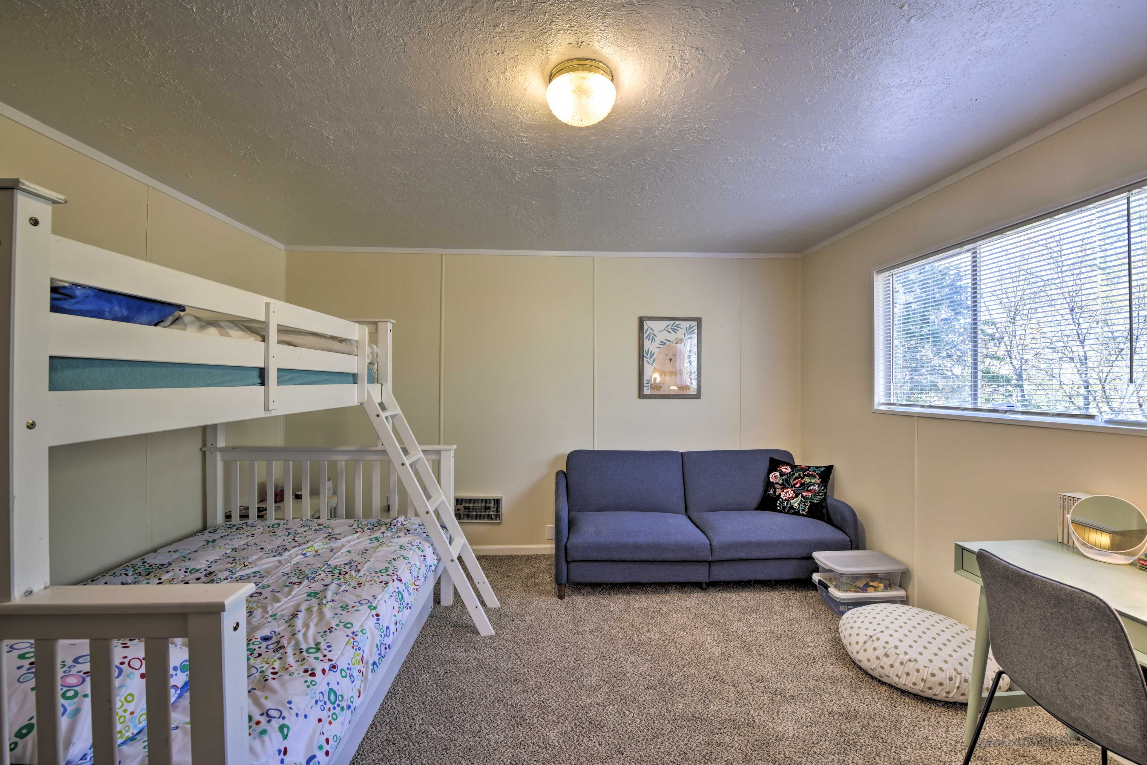Bedroom 3 | Twin/Full Bunk Bed | Twin Trundle Bed | Sleeper Sofa
