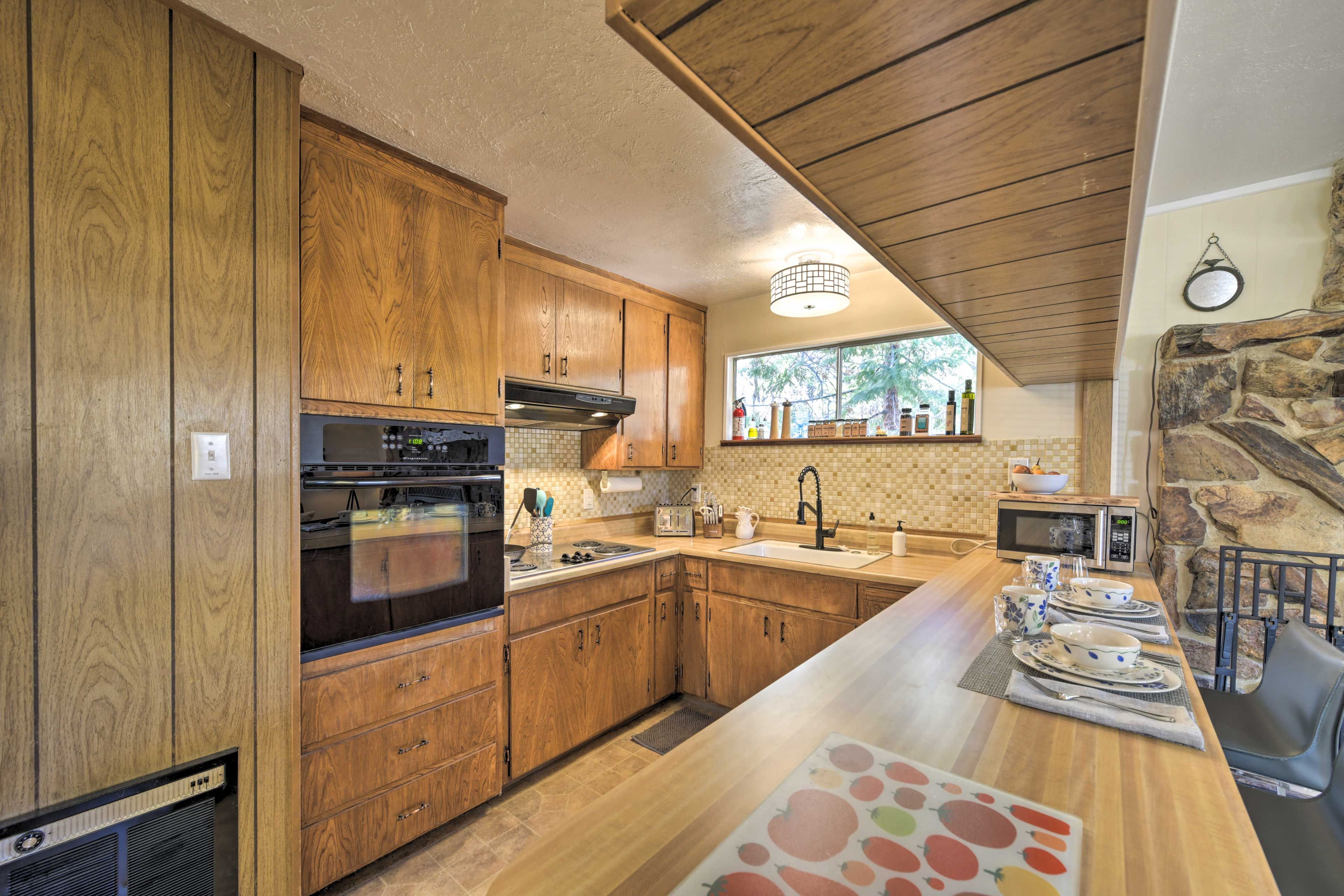 Kitchen | Dishware/Flatware