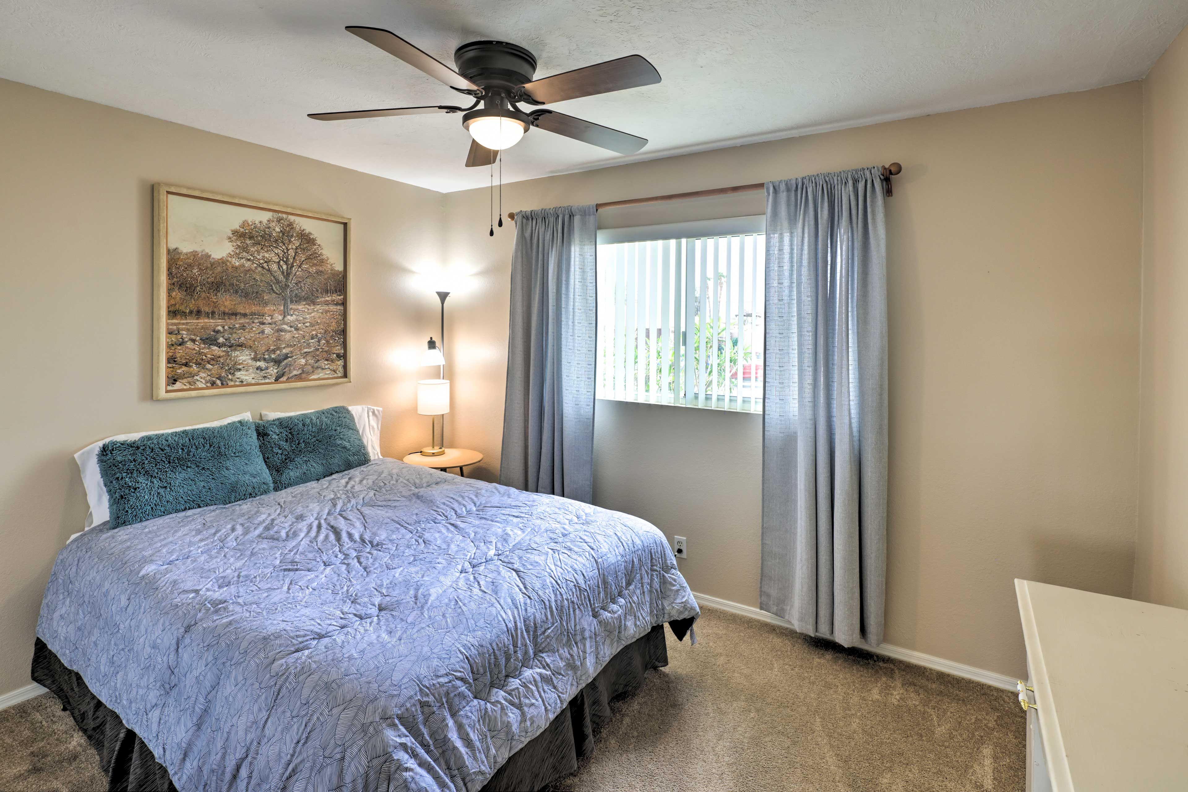 Bedroom 2 | Queen Bed