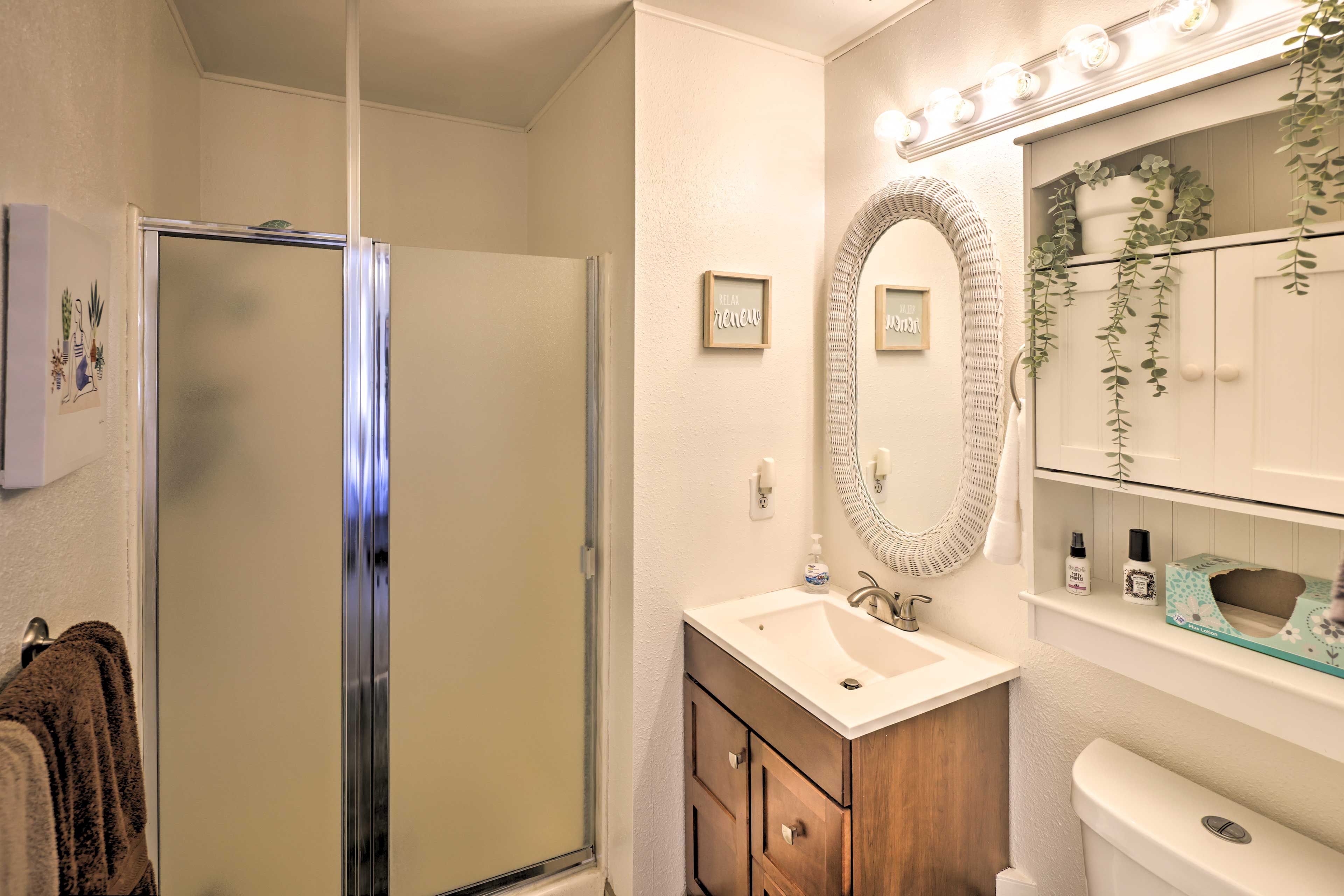 En-Suite Bathroom | Towels Provided