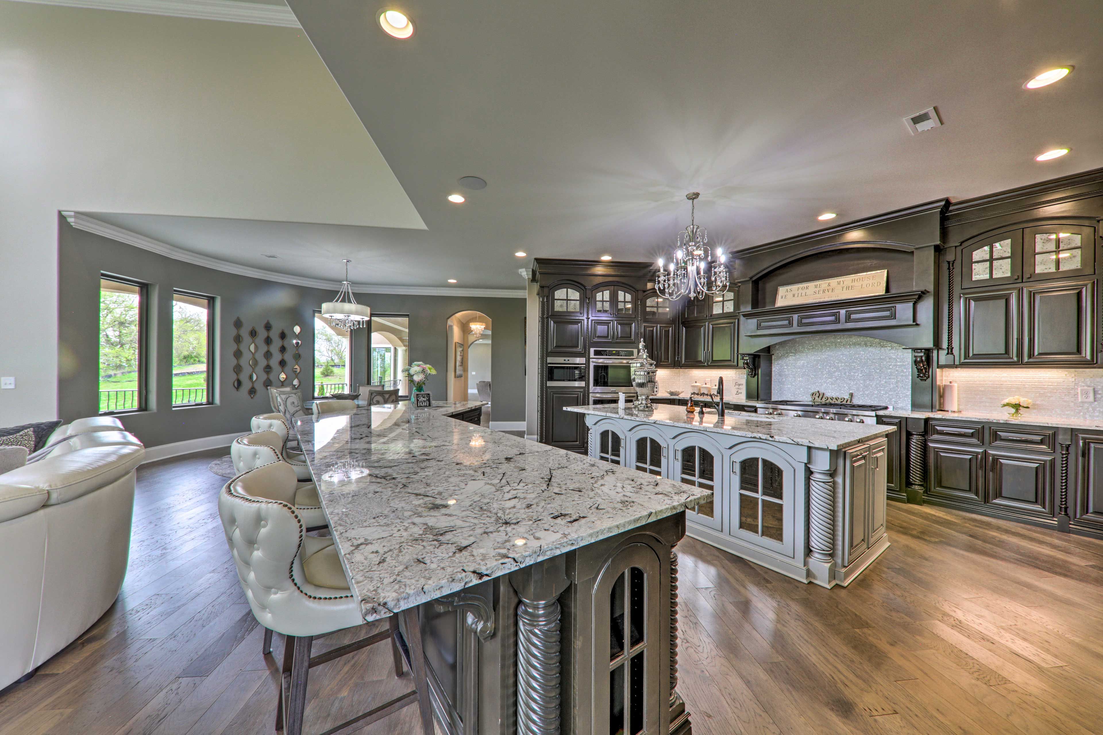 Fully Equipped Kitchen | Toaster Oven | Crock-Pot
